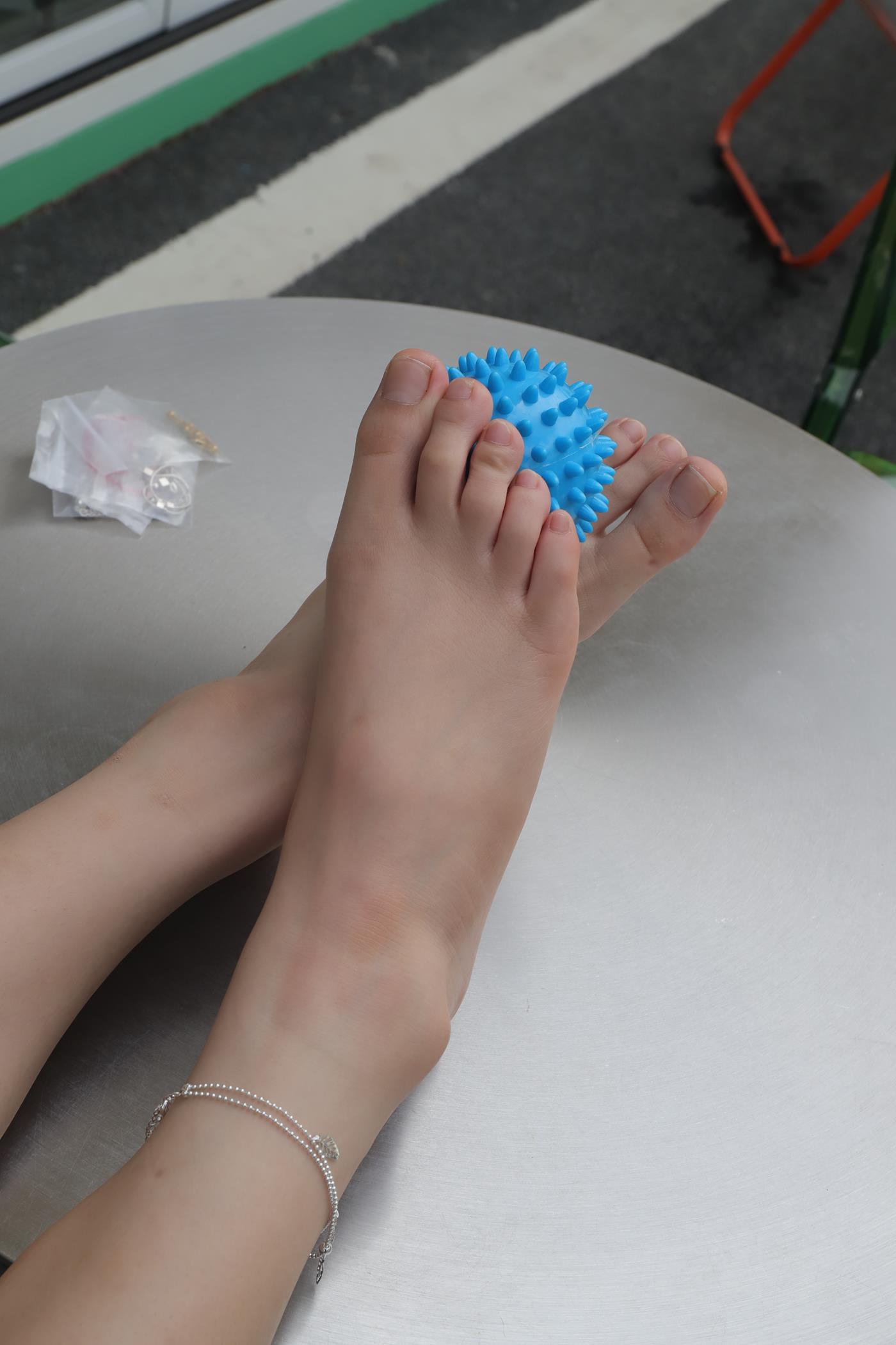 图片[80]-Pary摄影 NO.002 大学生女神素萍的38码修长美脚 (2) [87P] – 速更版-美库