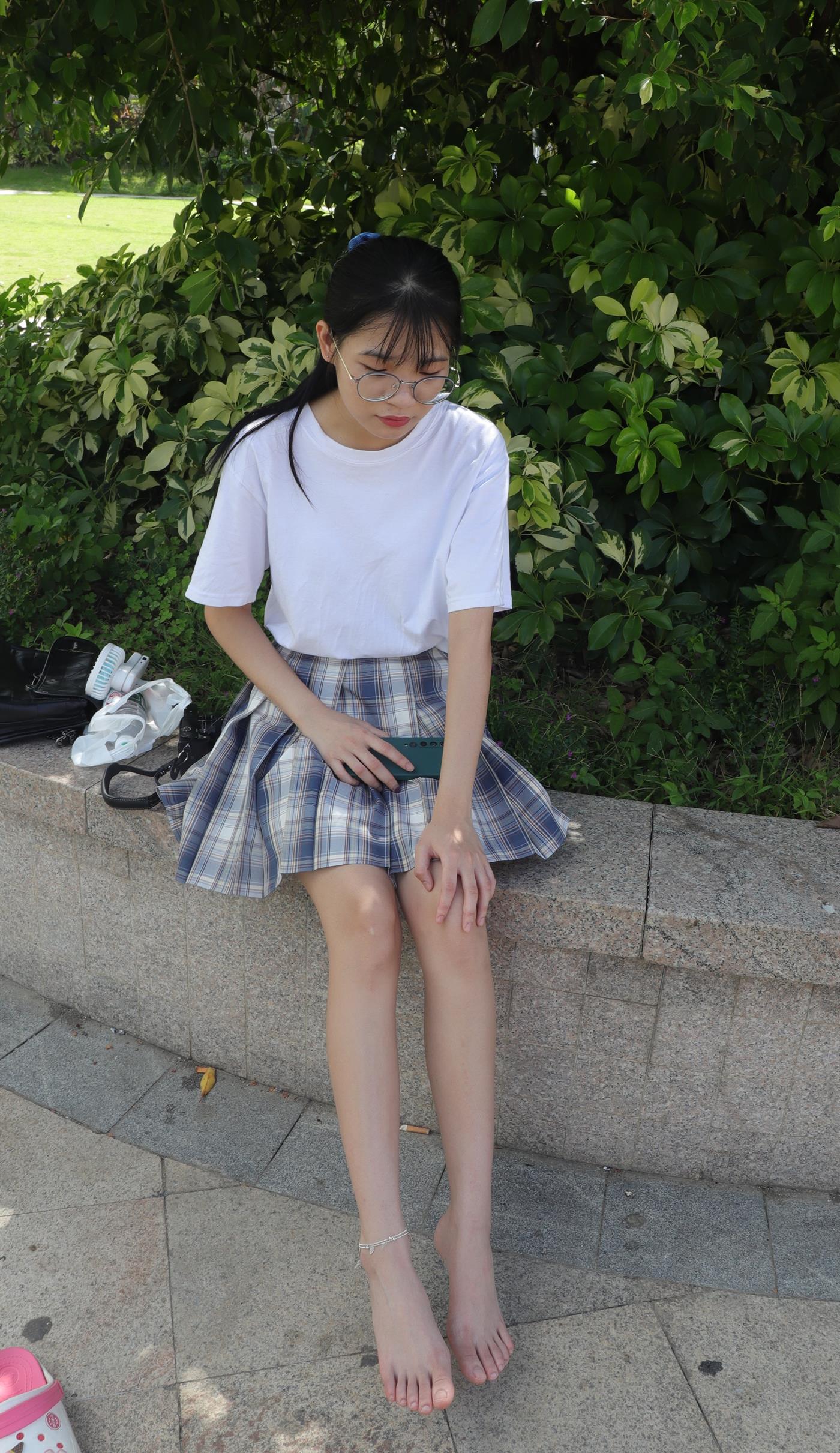 图片[35]-Pary摄影 NO.003 大学生婉萍的雪白美脚 (2) [85P] – 速更版-美库