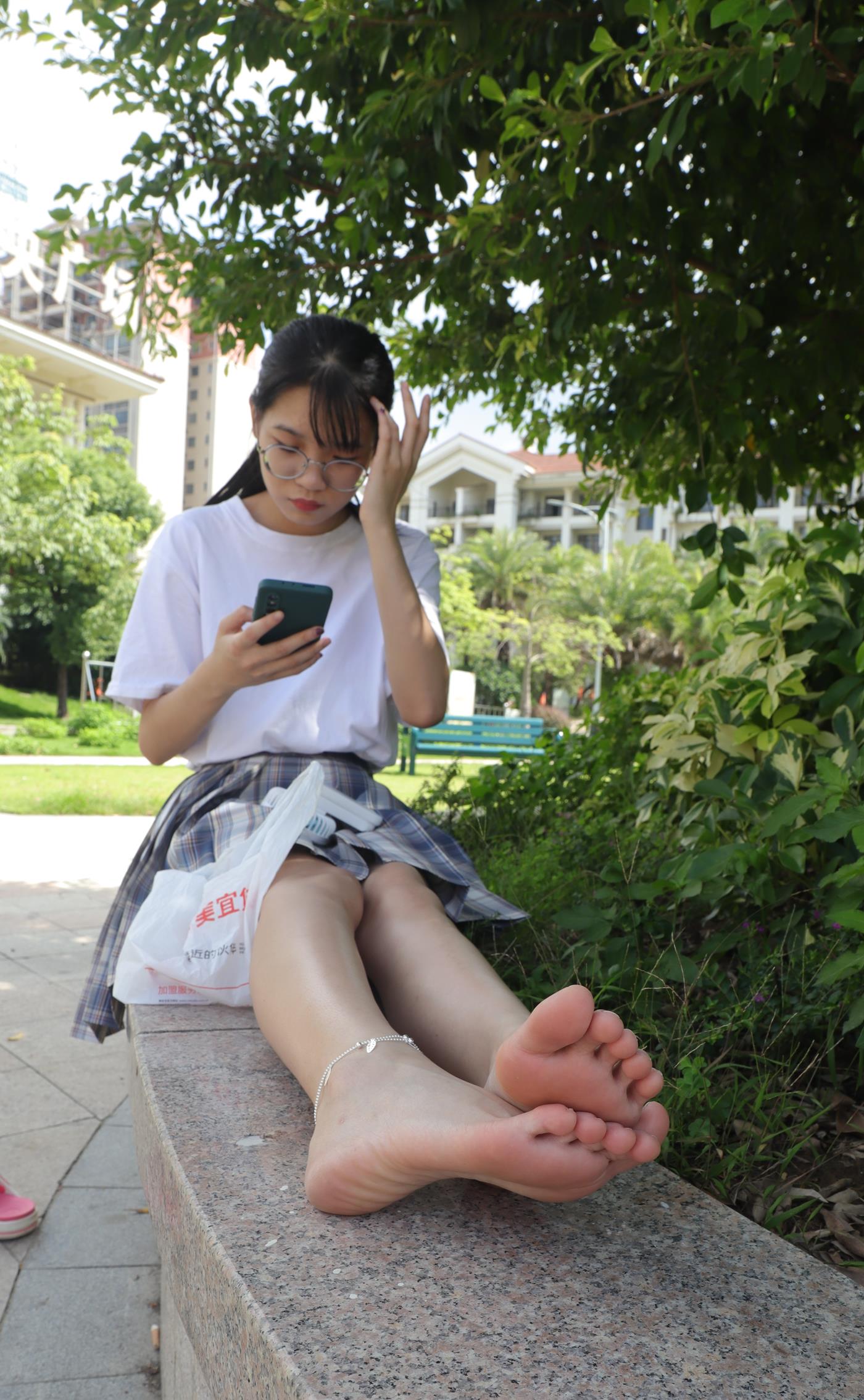 图片[80]-Pary摄影 NO.003 大学生婉萍的雪白美脚 (1) [84P] – 速更版-美库