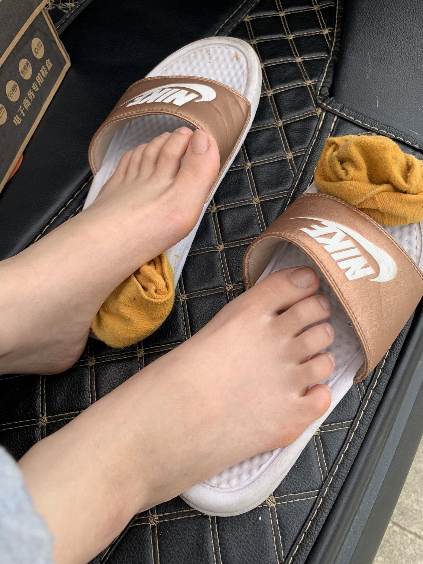 图片[61]-[誉铭传媒]袜足摄影 2022年《7月整合福利》二 （1）[62P] – 速更版-美库