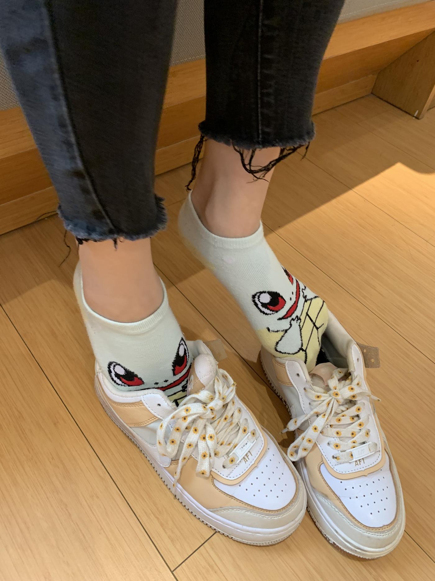 图片[11]-[誉铭传媒]袜足摄影 2022年《8月整合福利》(1) [64P] – 速更版-美库