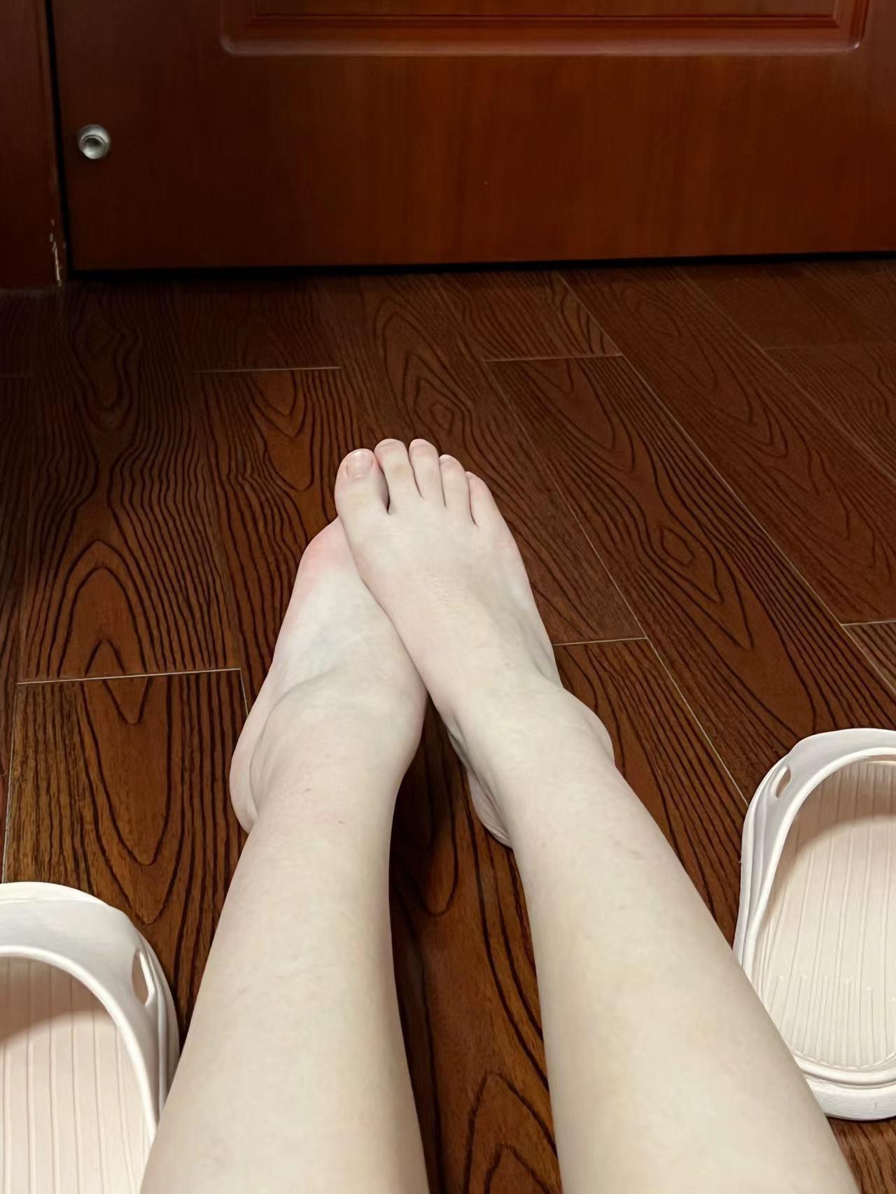 图片[28]-[誉铭传媒]袜足摄影 2022年《8月整合福利》(2) [56P] – 速更版-美库