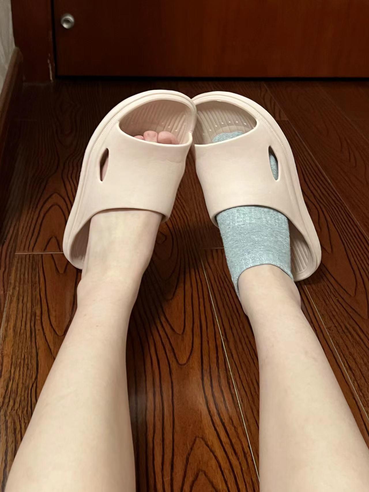 图片[33]-[誉铭传媒]袜足摄影 2022年《8月整合福利》(2) [56P] – 速更版-美库