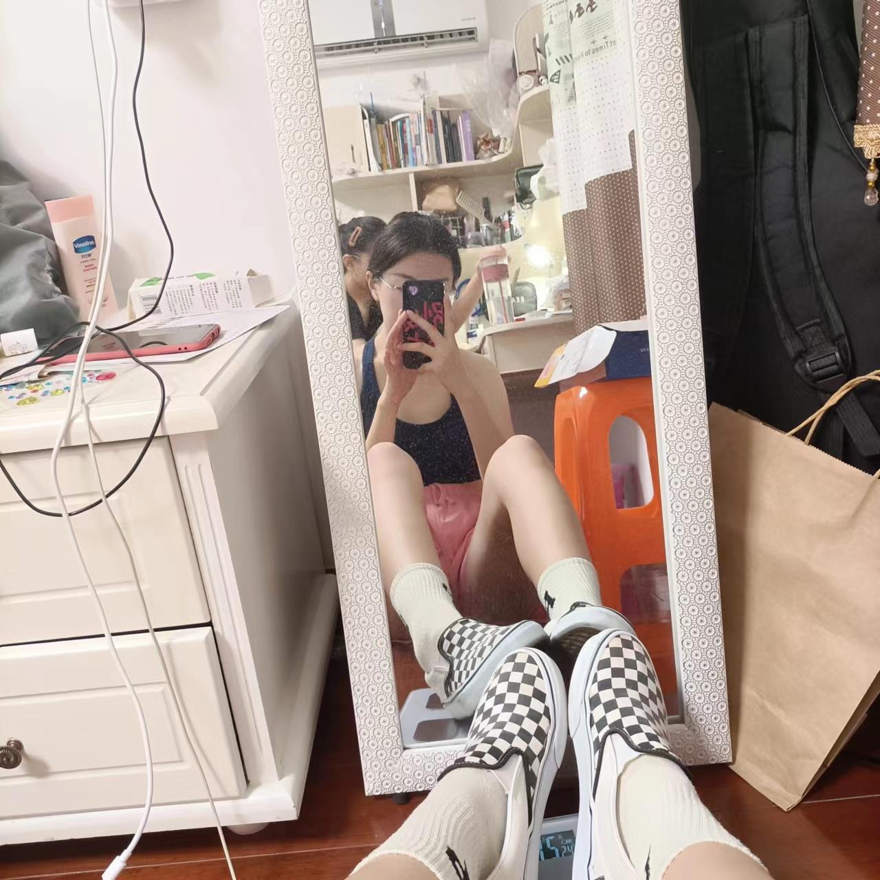 图片[35]-[誉铭传媒]袜足摄影 2022年《8月整合福利》(2) [56P] – 速更版-美库