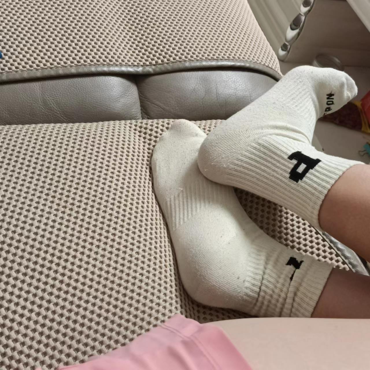 图片[39]-[誉铭传媒]袜足摄影 2022年《8月整合福利》(2) [56P] – 速更版-美库