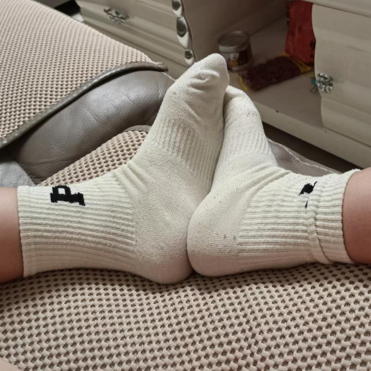 图片[40]-[誉铭传媒]袜足摄影 2022年《8月整合福利》(2) [56P] – 速更版-美库