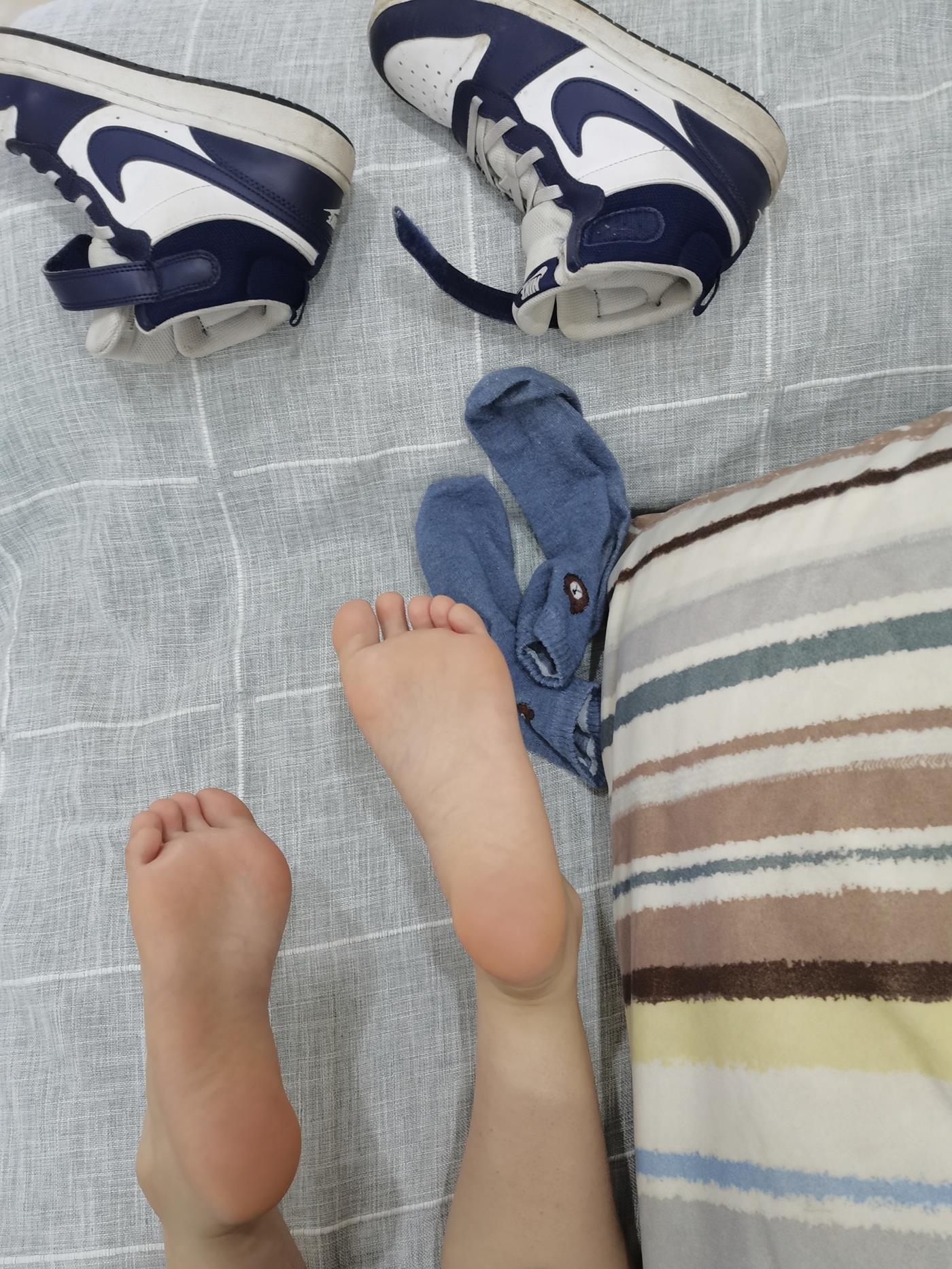 图片[38]-[誉铭传媒]袜足摄影 2022年《8月整合福利》(1) [64P] – 速更版-美库