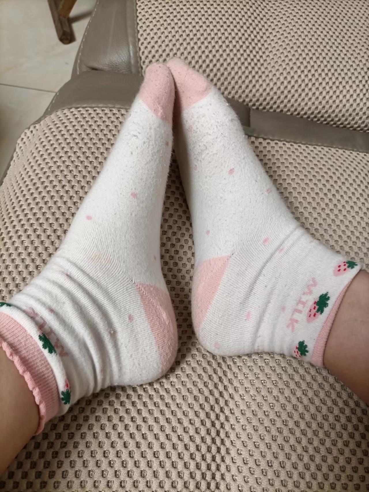 图片[51]-[誉铭传媒]袜足摄影 2022年《8月整合福利》(2) [56P] – 速更版-美库