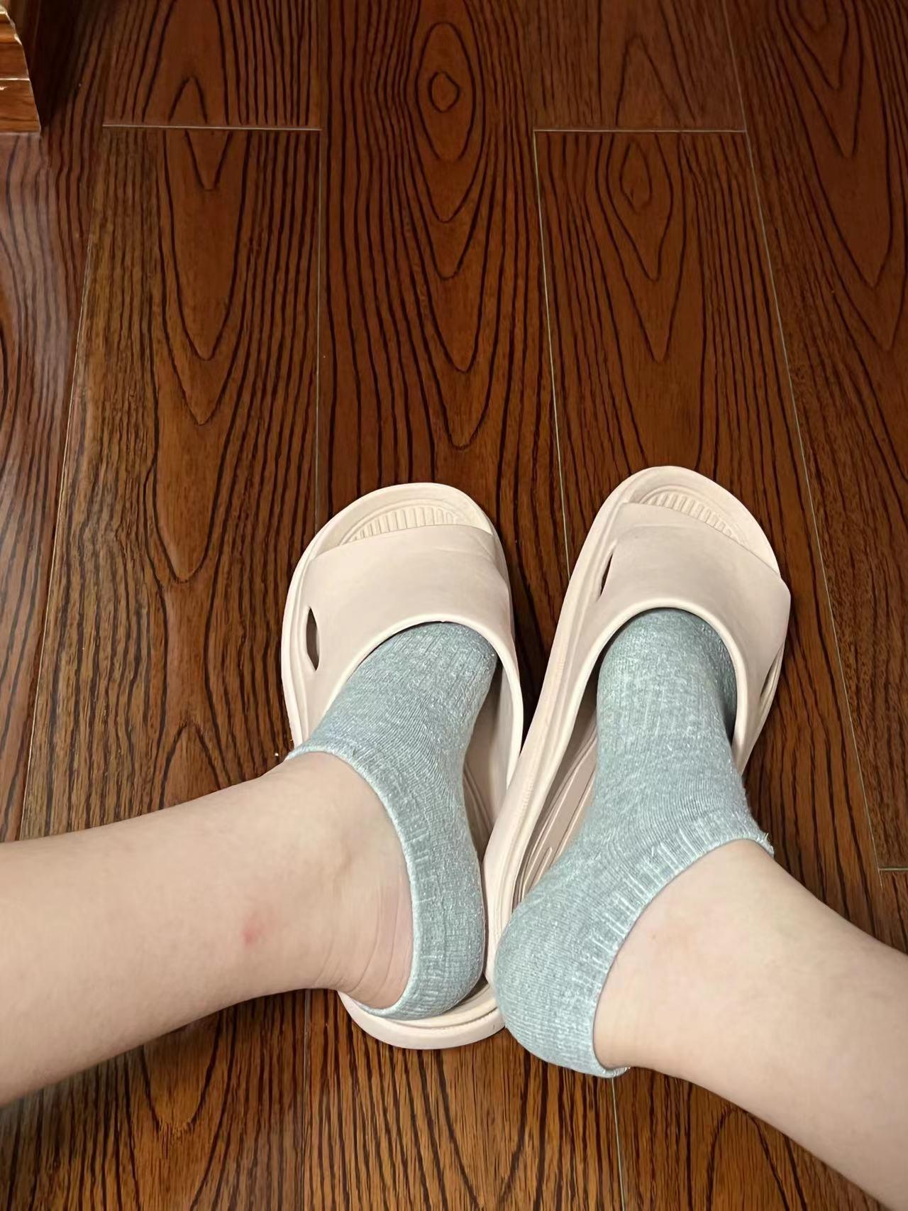 图片[64]-[誉铭传媒]袜足摄影 2022年《8月整合福利》(1) [64P] – 速更版-美库