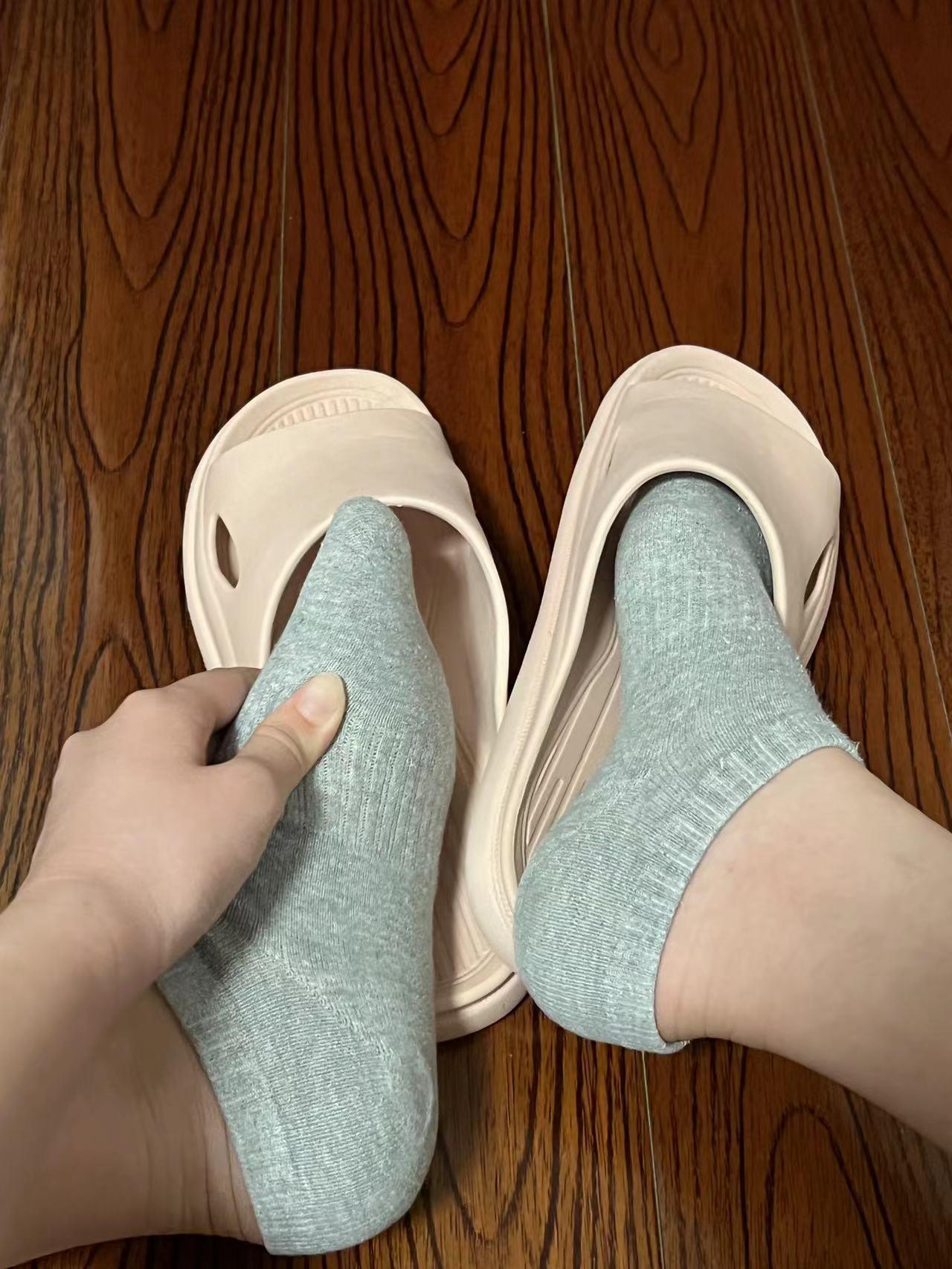 图片[65]-[誉铭传媒]袜足摄影 2022年《8月整合福利》(1) [64P] – 速更版-美库