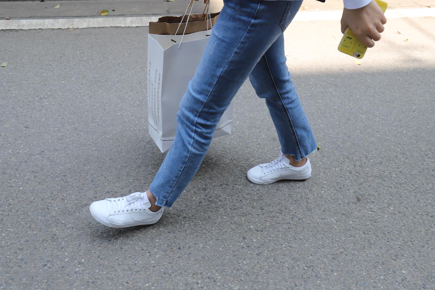 图片[19]-大西瓜爱牙膏-2020 01X活动 模特2（二） 牛仔裤短丝白鞋 (1) [96P] – 速更版-美库