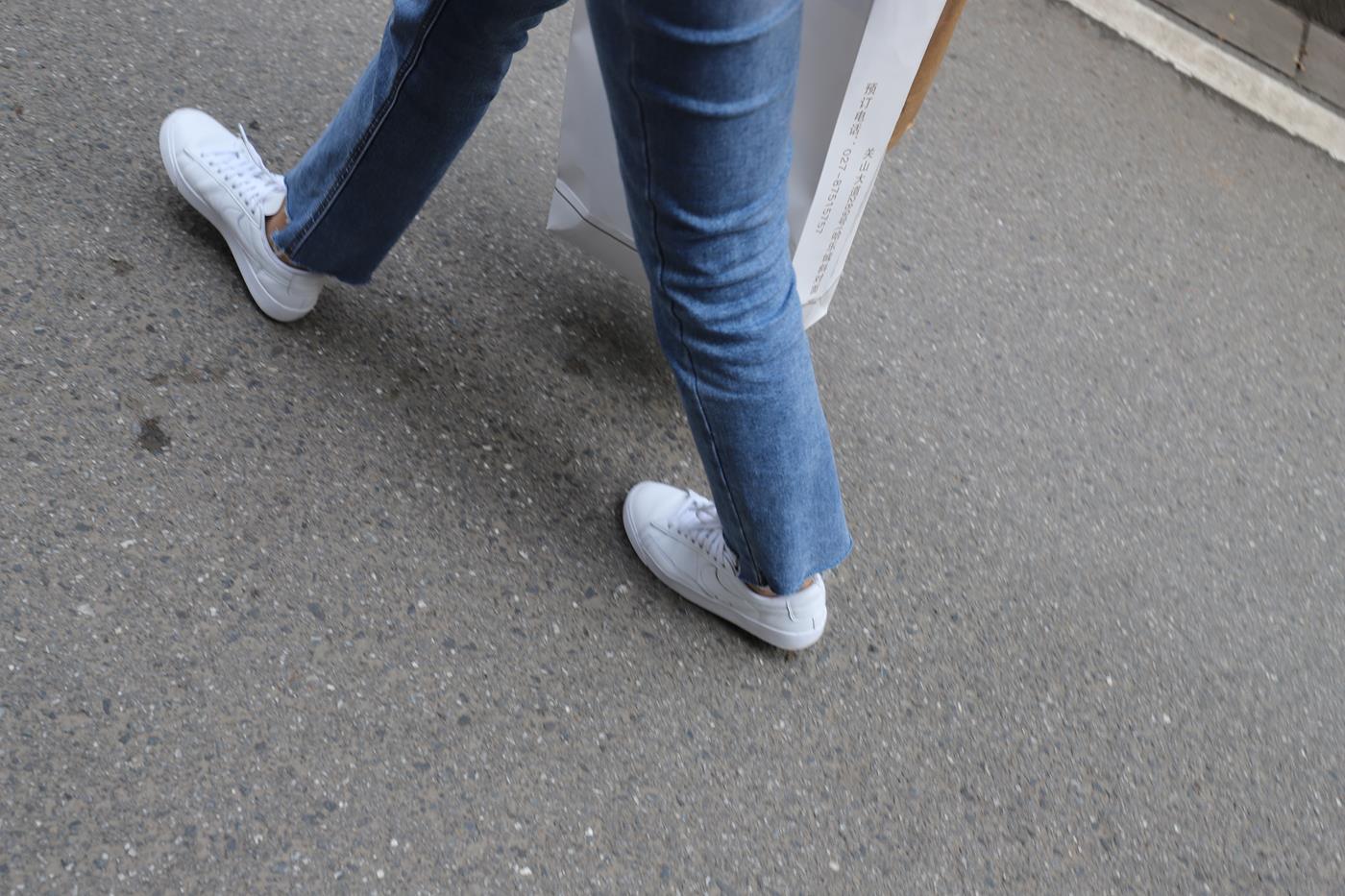 图片[21]-大西瓜爱牙膏-2020 01X活动 模特2（二） 牛仔裤短丝白鞋 (1) [96P] – 速更版-美库