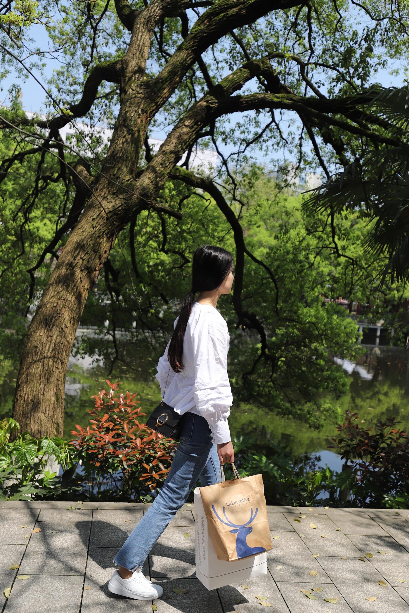 图片[32]-大西瓜爱牙膏-2020 01X活动 模特2（二） 牛仔裤短丝白鞋 (1) [96P] – 速更版-美库