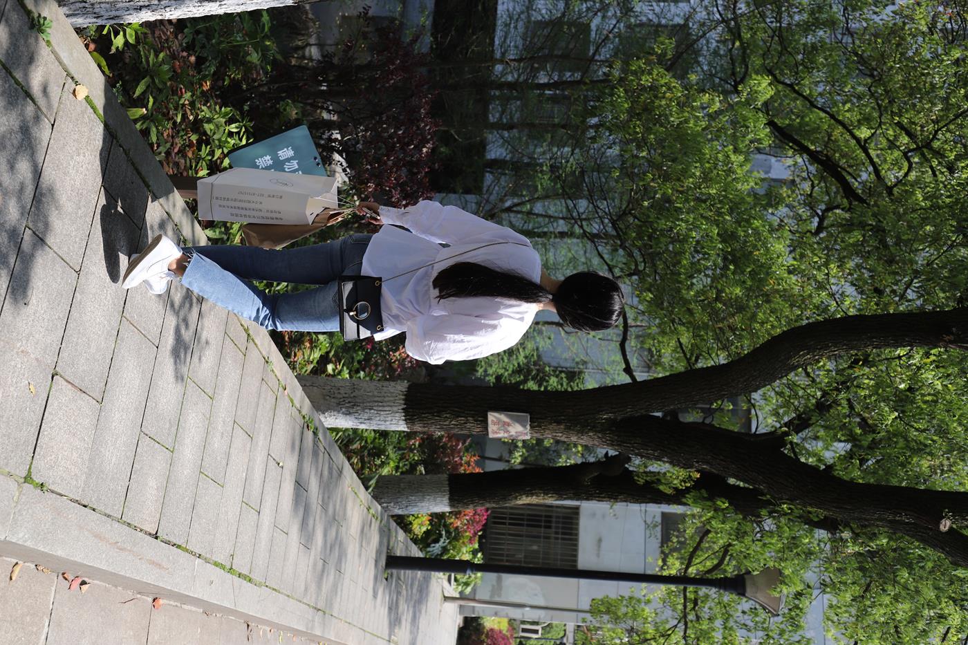 图片[39]-大西瓜爱牙膏-2020 01X活动 模特2（二） 牛仔裤短丝白鞋 (1) [96P] – 速更版-美库