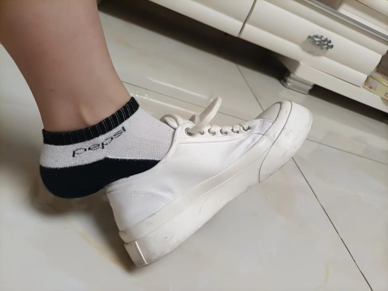 图片[33]-[誉铭传媒]袜足摄影 2022年《8月整合福利》二 （1）[84P] – 速更版-美库