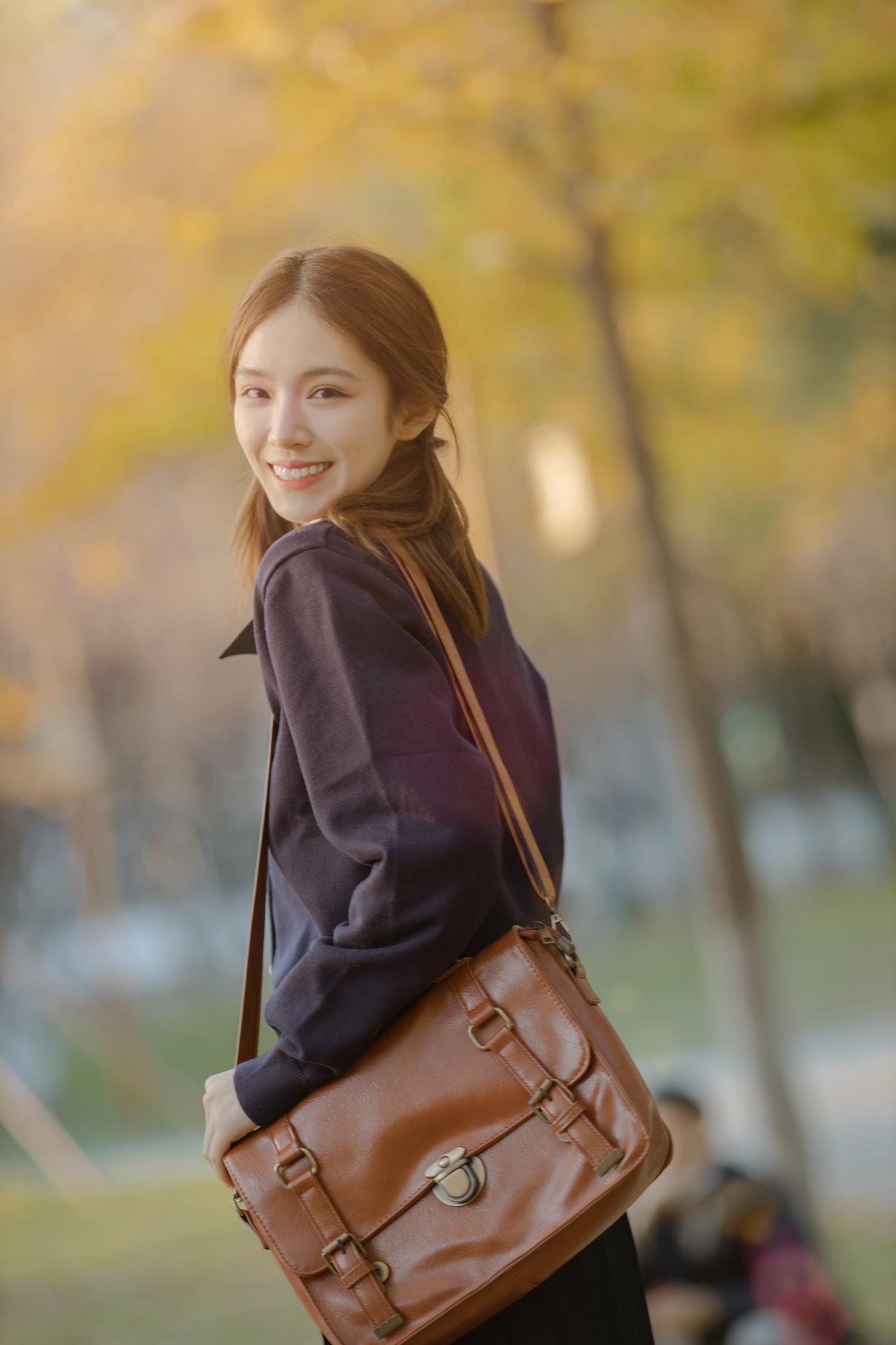 图片[12]-[YITUYU艺图语] 2022.01.19 秋天，陪你一起看银杏 朱云慧大魔王 [28P] – 速更版-美库