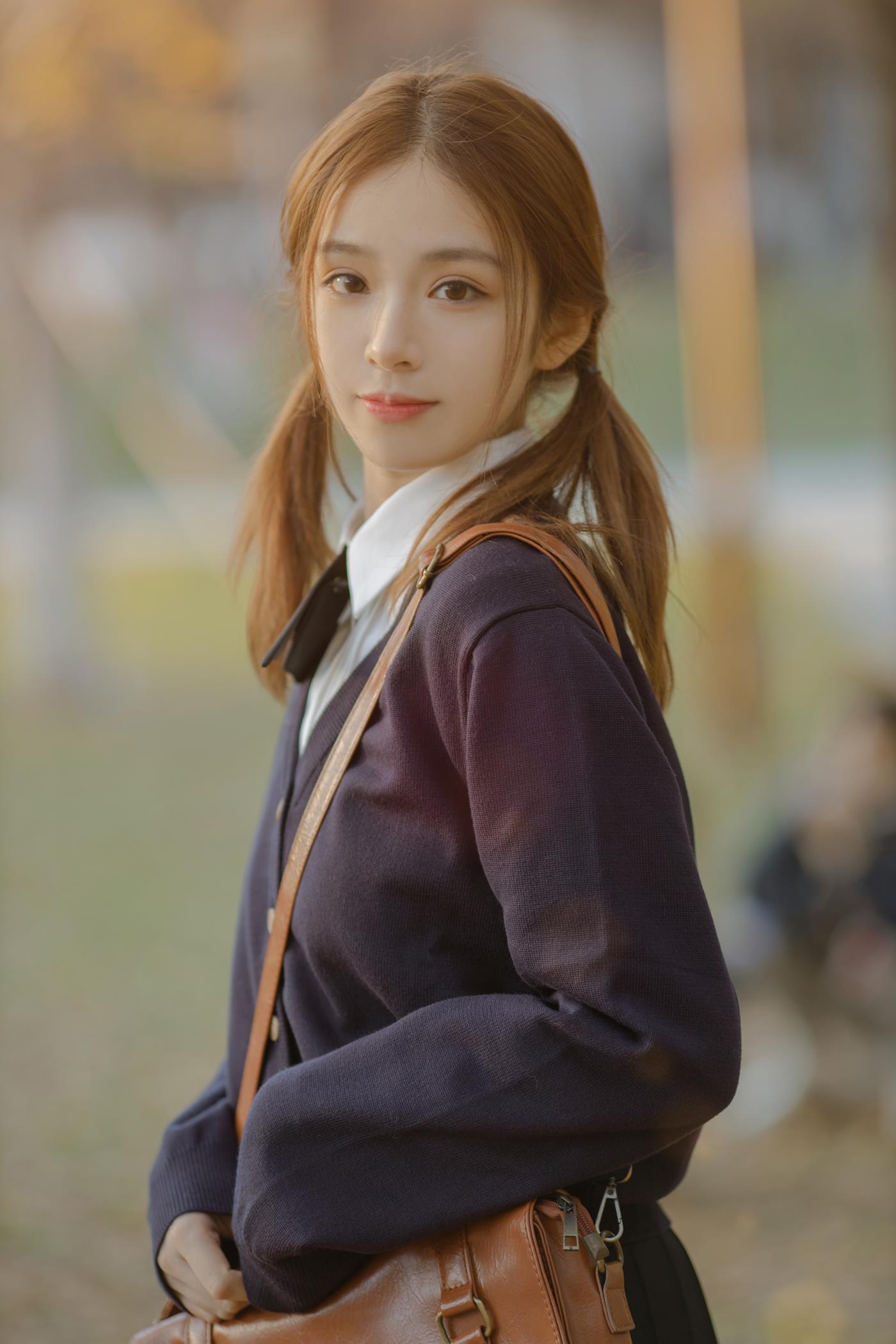 图片[13]-[YITUYU艺图语] 2022.01.19 秋天，陪你一起看银杏 朱云慧大魔王 [28P] – 速更版-美库