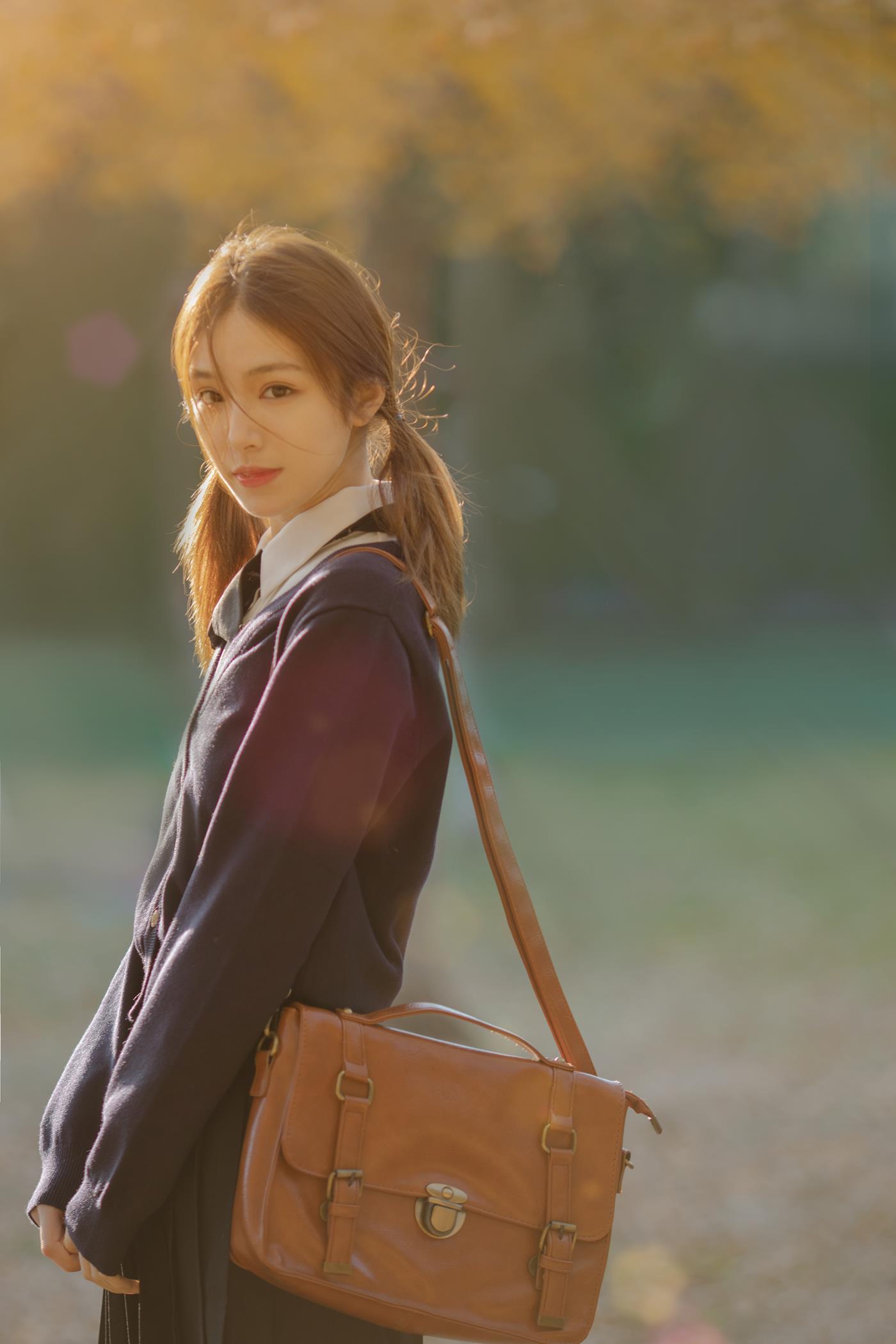 图片[18]-[YITUYU艺图语] 2022.01.19 秋天，陪你一起看银杏 朱云慧大魔王 [28P] – 速更版-美库