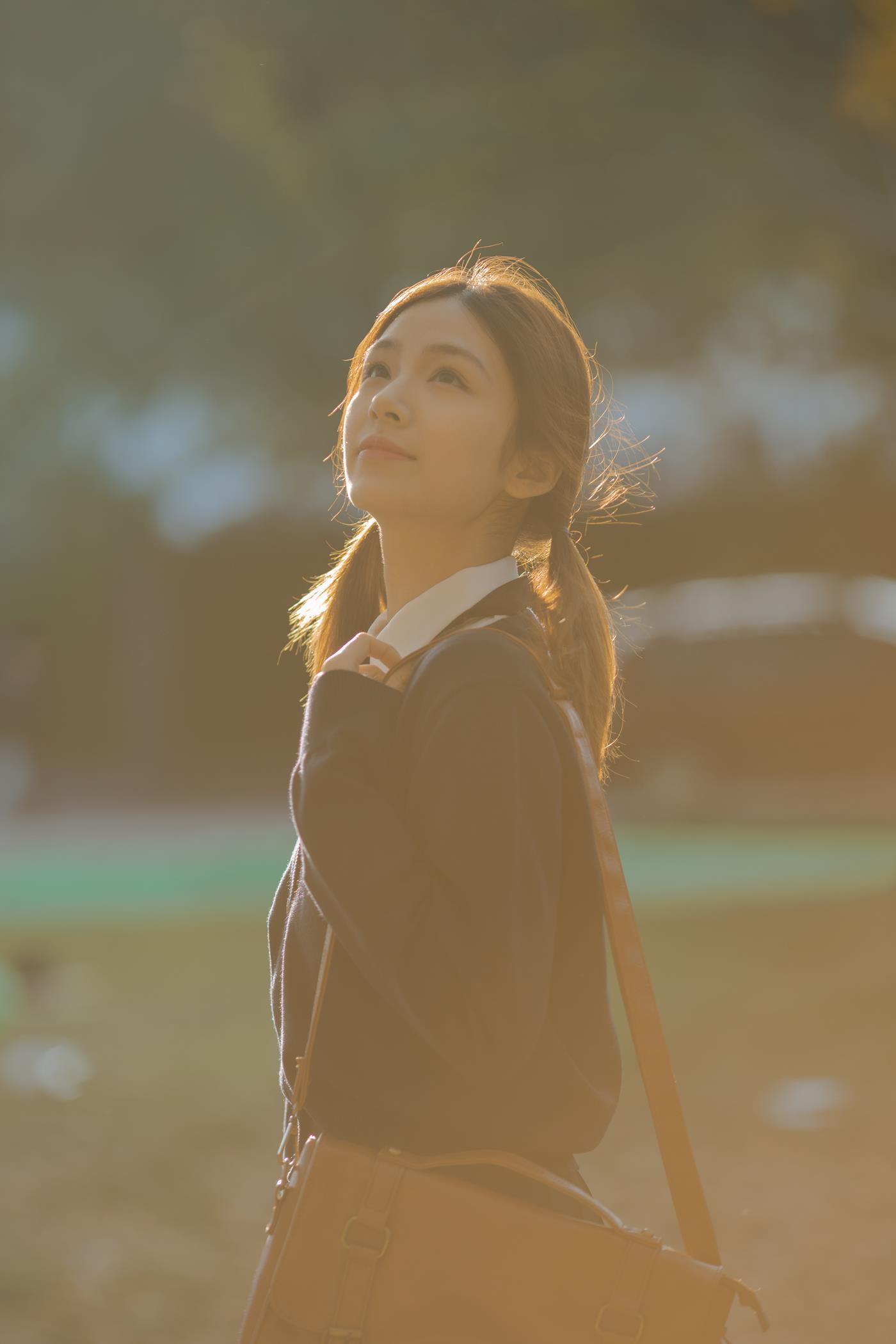 图片[21]-[YITUYU艺图语] 2022.01.19 秋天，陪你一起看银杏 朱云慧大魔王 [28P] – 速更版-美库