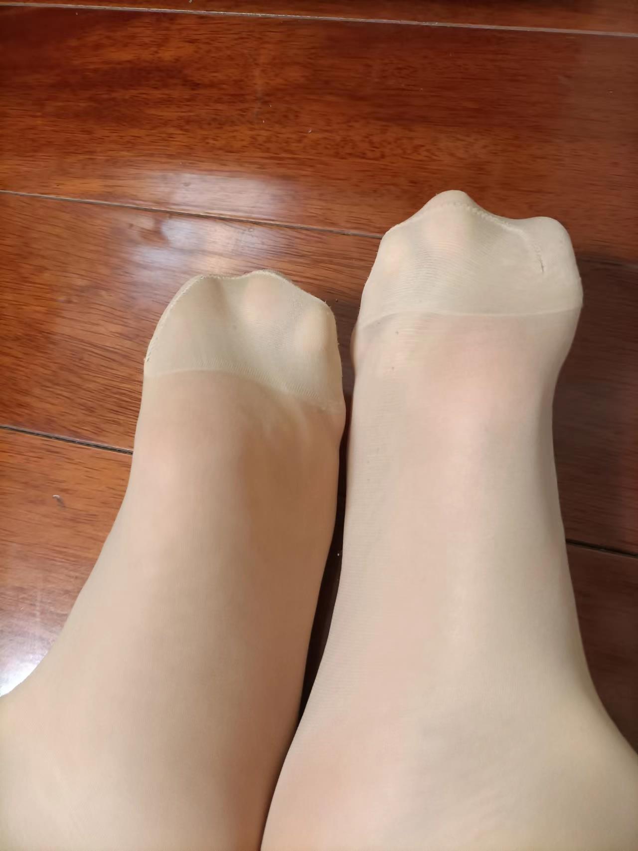 图片[72]-[誉铭传媒]袜足摄影 2022年《9月整合福利》(1) [84P] – 速更版-美库