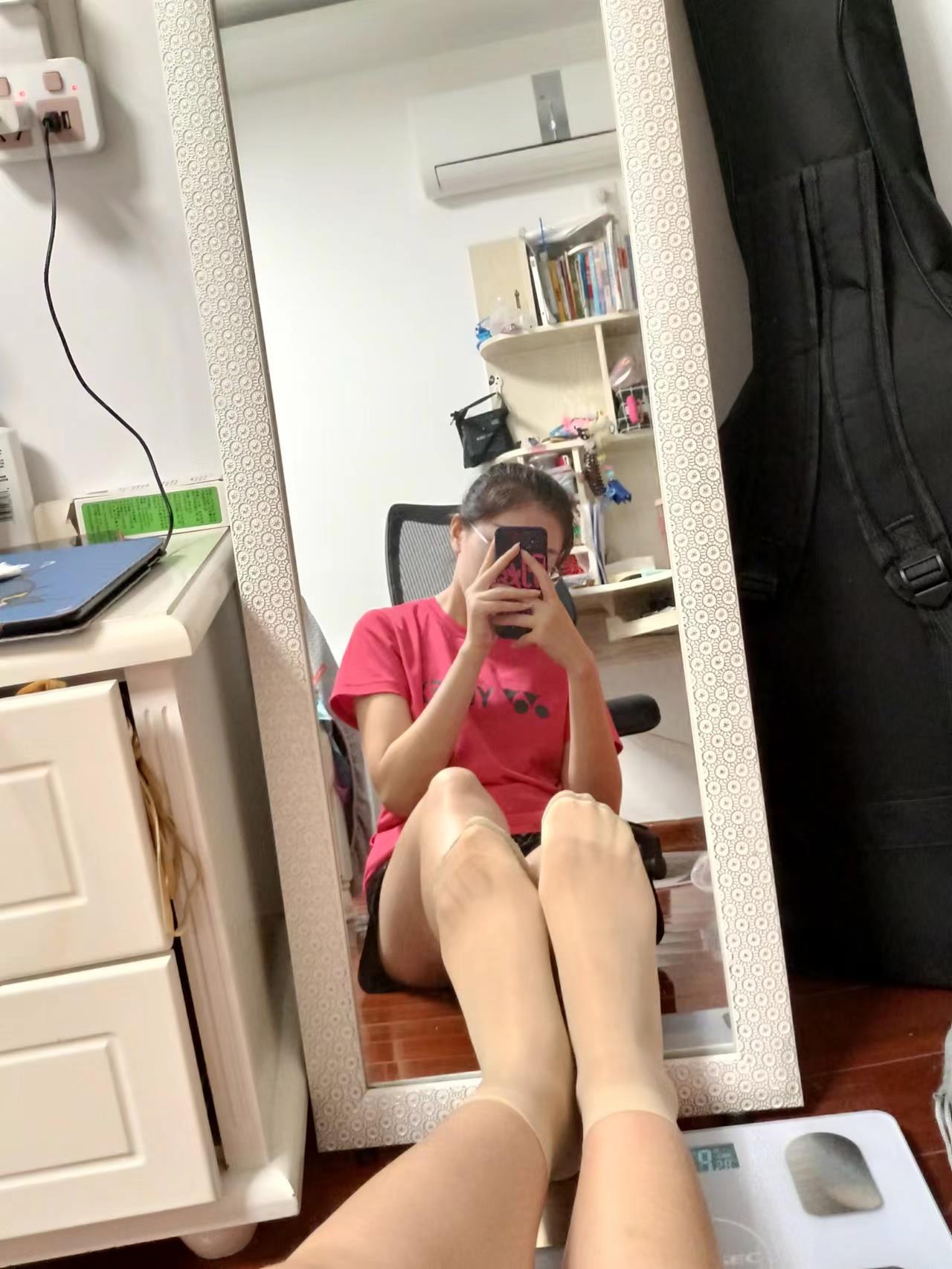 图片[73]-[誉铭传媒]袜足摄影 2022年《9月整合福利》(1) [84P] – 速更版-美库