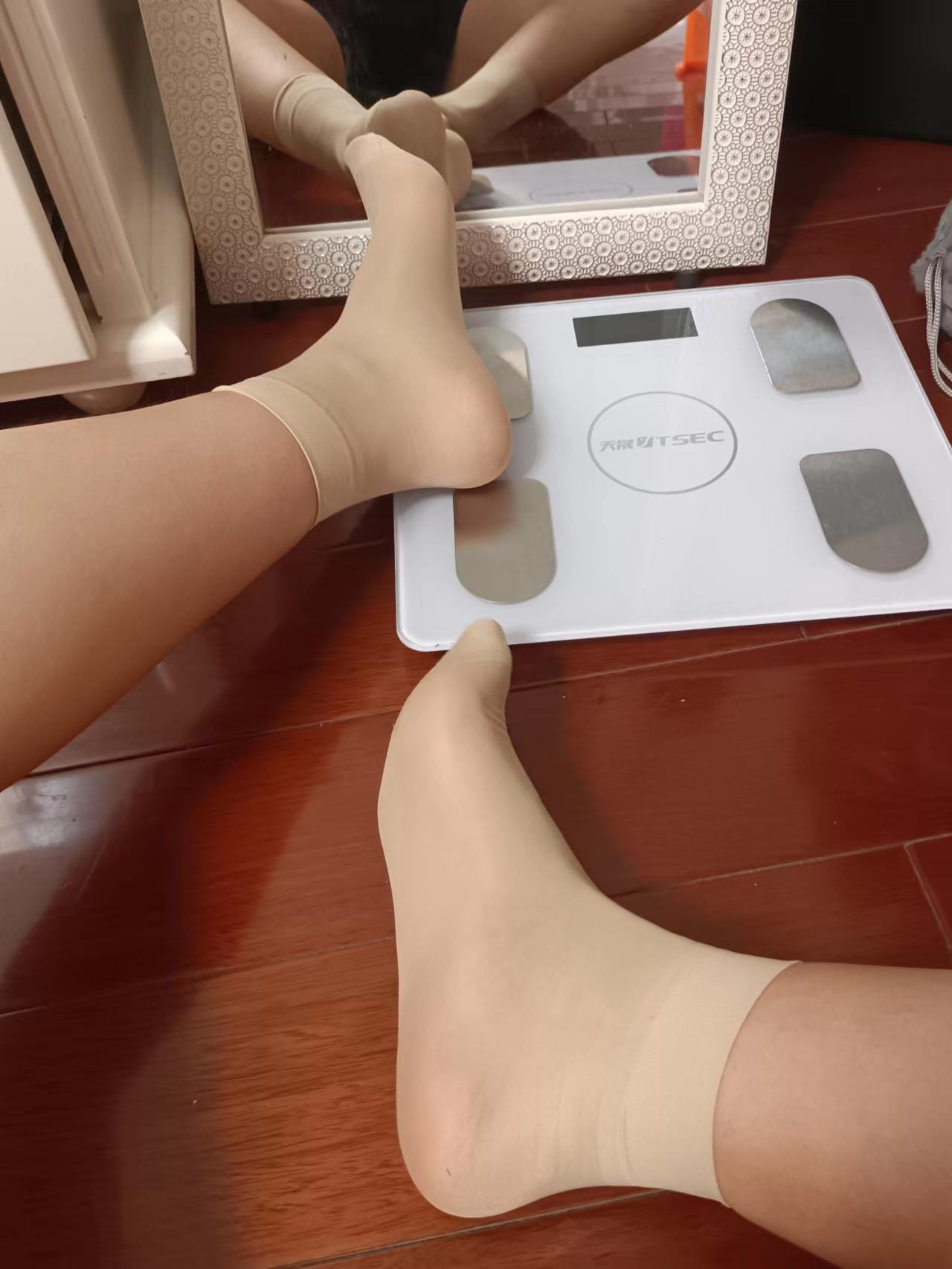 图片[75]-[誉铭传媒]袜足摄影 2022年《9月整合福利》(1) [84P] – 速更版-美库