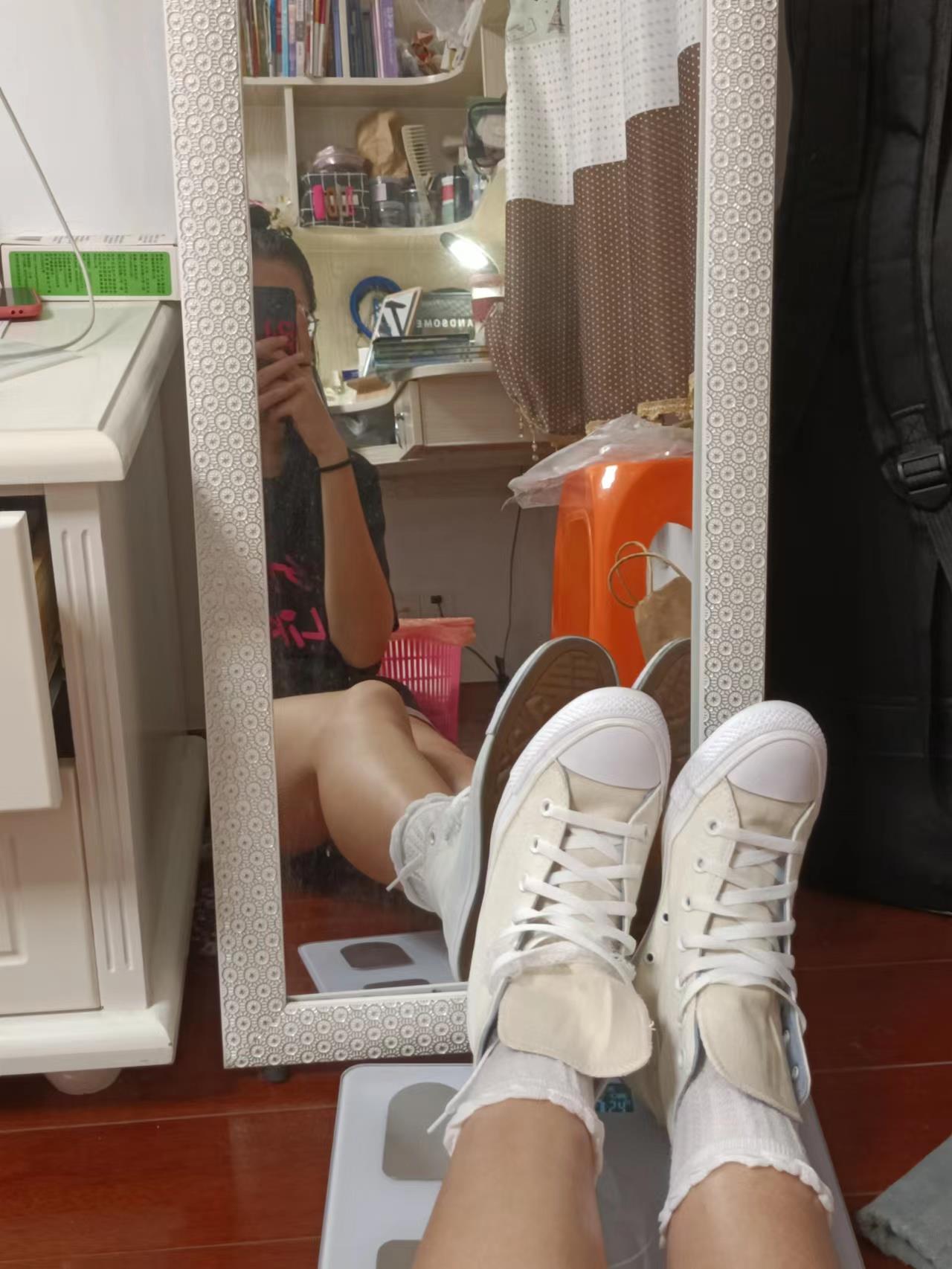 图片[85]-[誉铭传媒]袜足摄影 2022年《9月整合福利》(1) [84P] – 速更版-美库