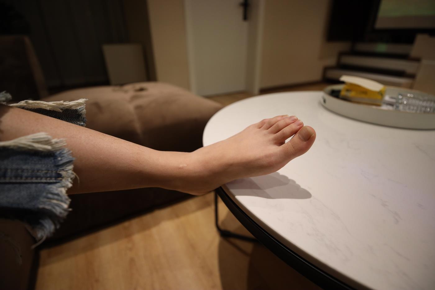 图片[81]-大西瓜爱牙膏-2020 02月活动 模特2（二） 棉袜裸足 [93P] – 速更版-美库