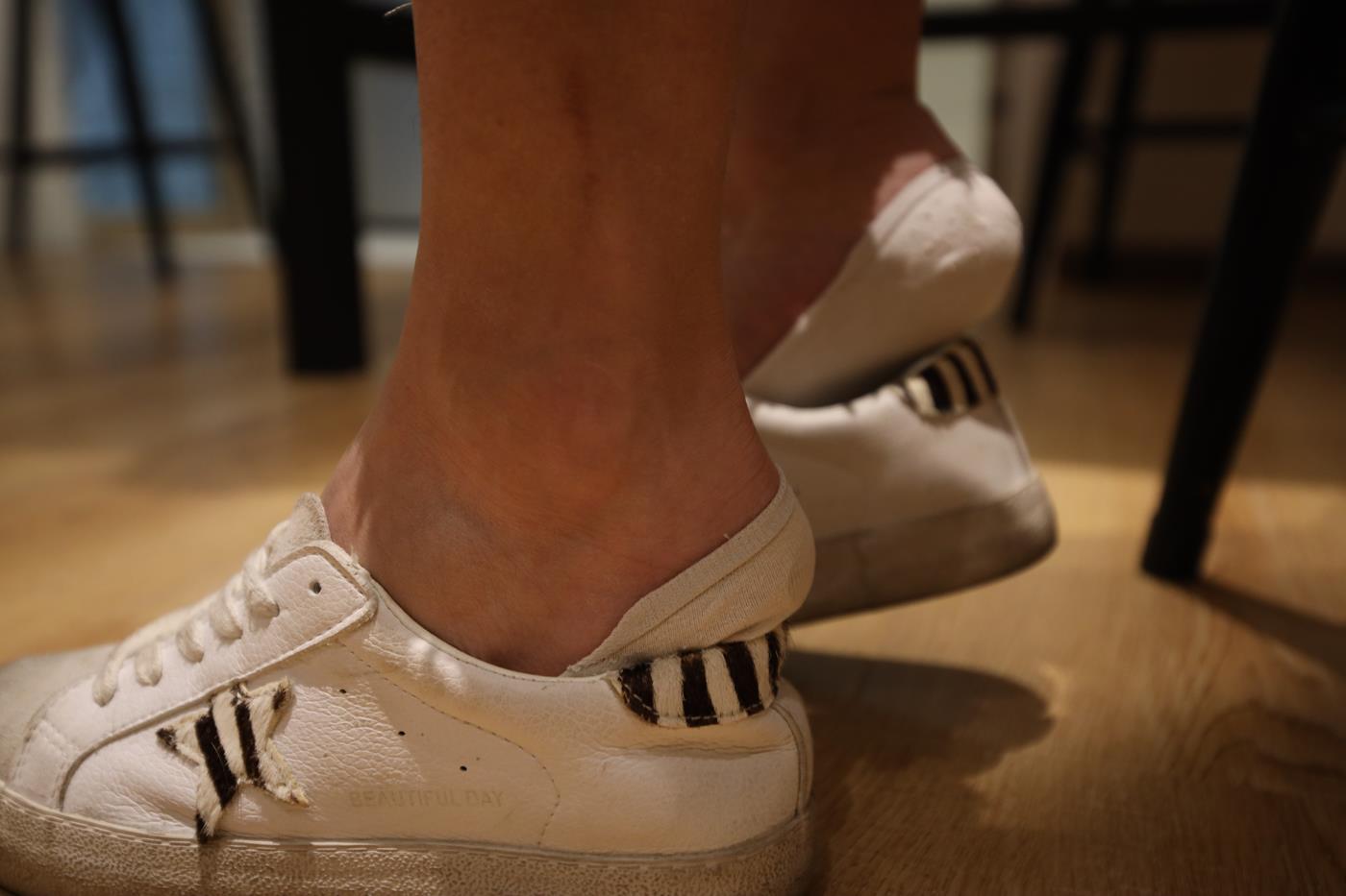 图片[93]-大西瓜爱牙膏-2020 02月活动 模特2（二） 棉袜裸足 [93P] – 速更版-美库