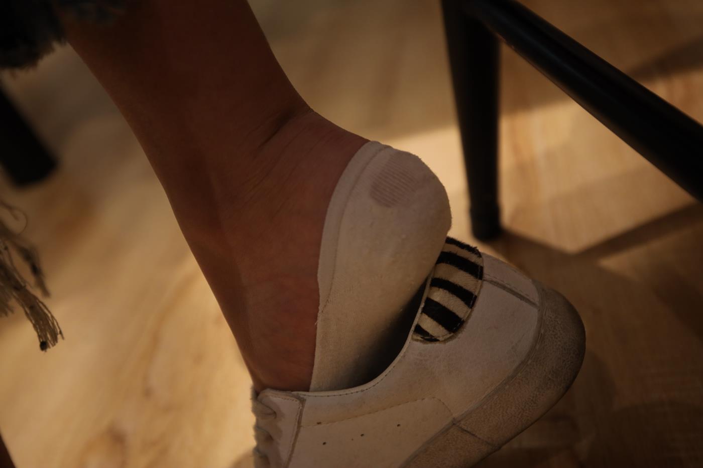 图片[94]-大西瓜爱牙膏-2020 02月活动 模特2（二） 棉袜裸足 [93P] – 速更版-美库