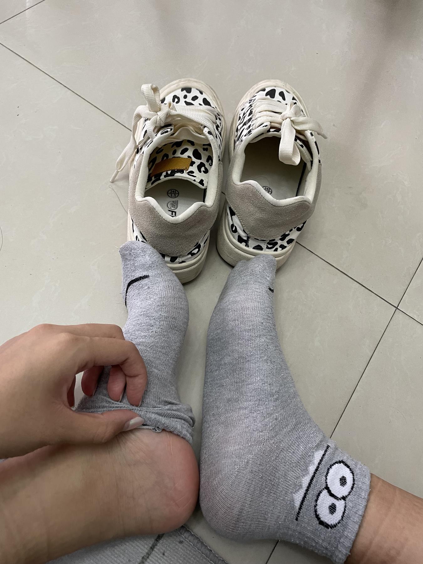 图片[57]-[誉铭传媒]袜足摄影 2022年《10月整合福利》[130P] – 速更版-美库