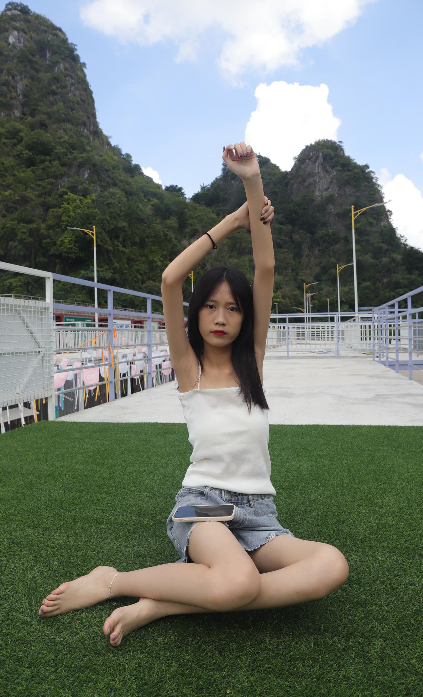 图片[11]-Pary摄影 NO.005 使出混身解数终于哄得表妹拍了套吊带美脚（1）[85P] – 速更版-美库