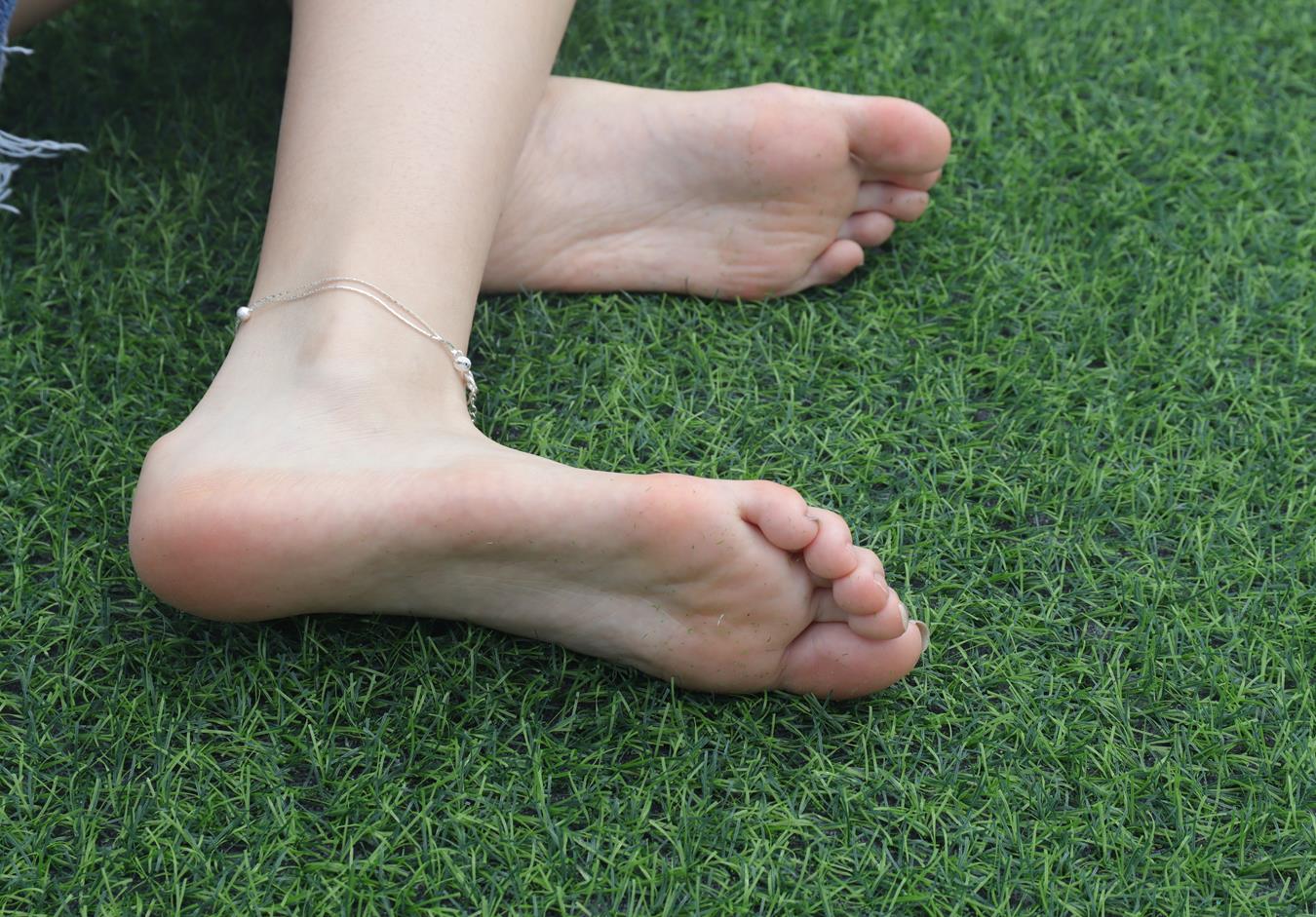 图片[15]-Pary摄影 NO.005 使出混身解数终于哄得表妹拍了套吊带美脚（1）[85P] – 速更版-美库