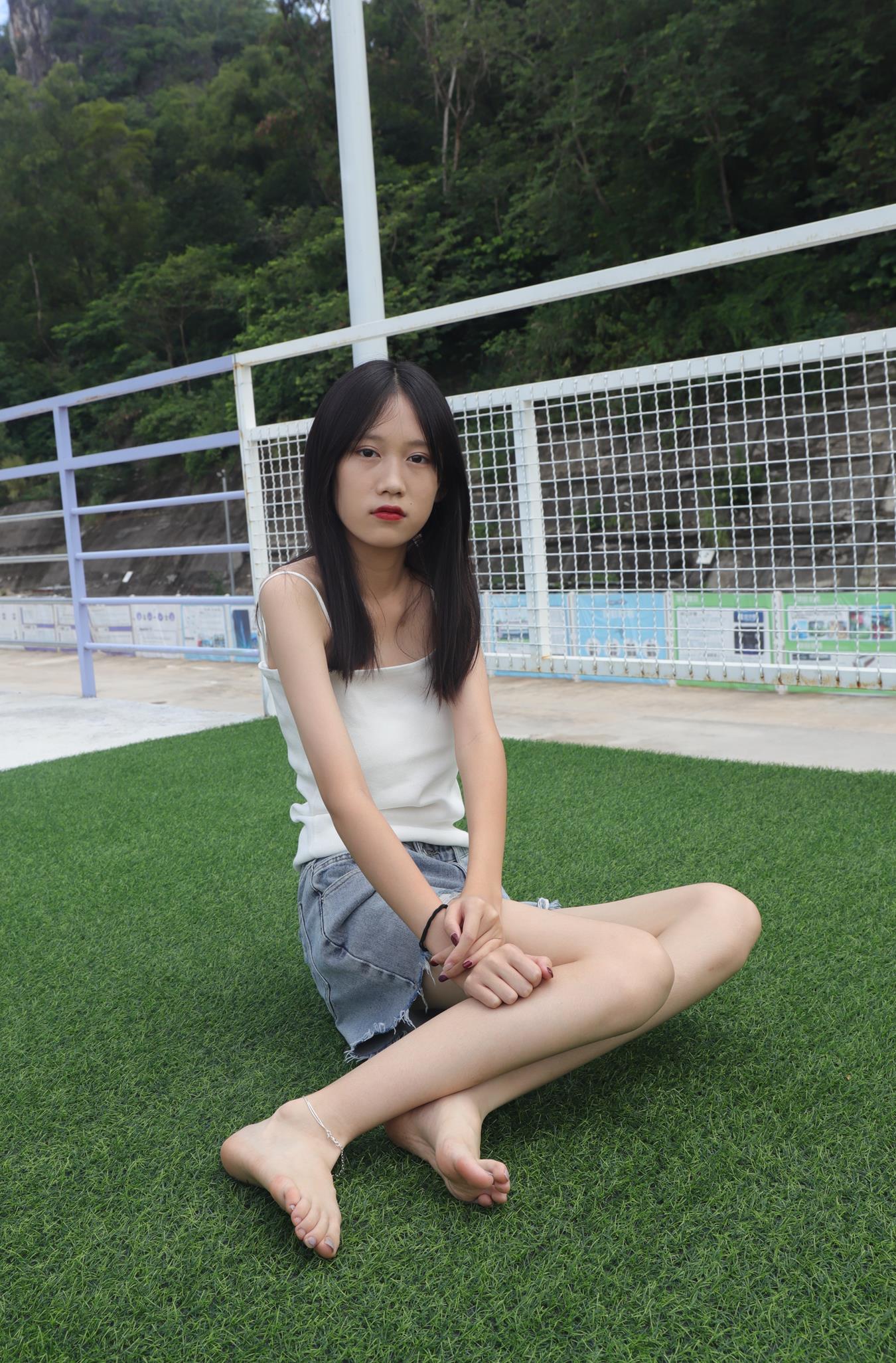 图片[16]-Pary摄影 NO.005 使出混身解数终于哄得表妹拍了套吊带美脚（1）[85P] – 速更版-美库