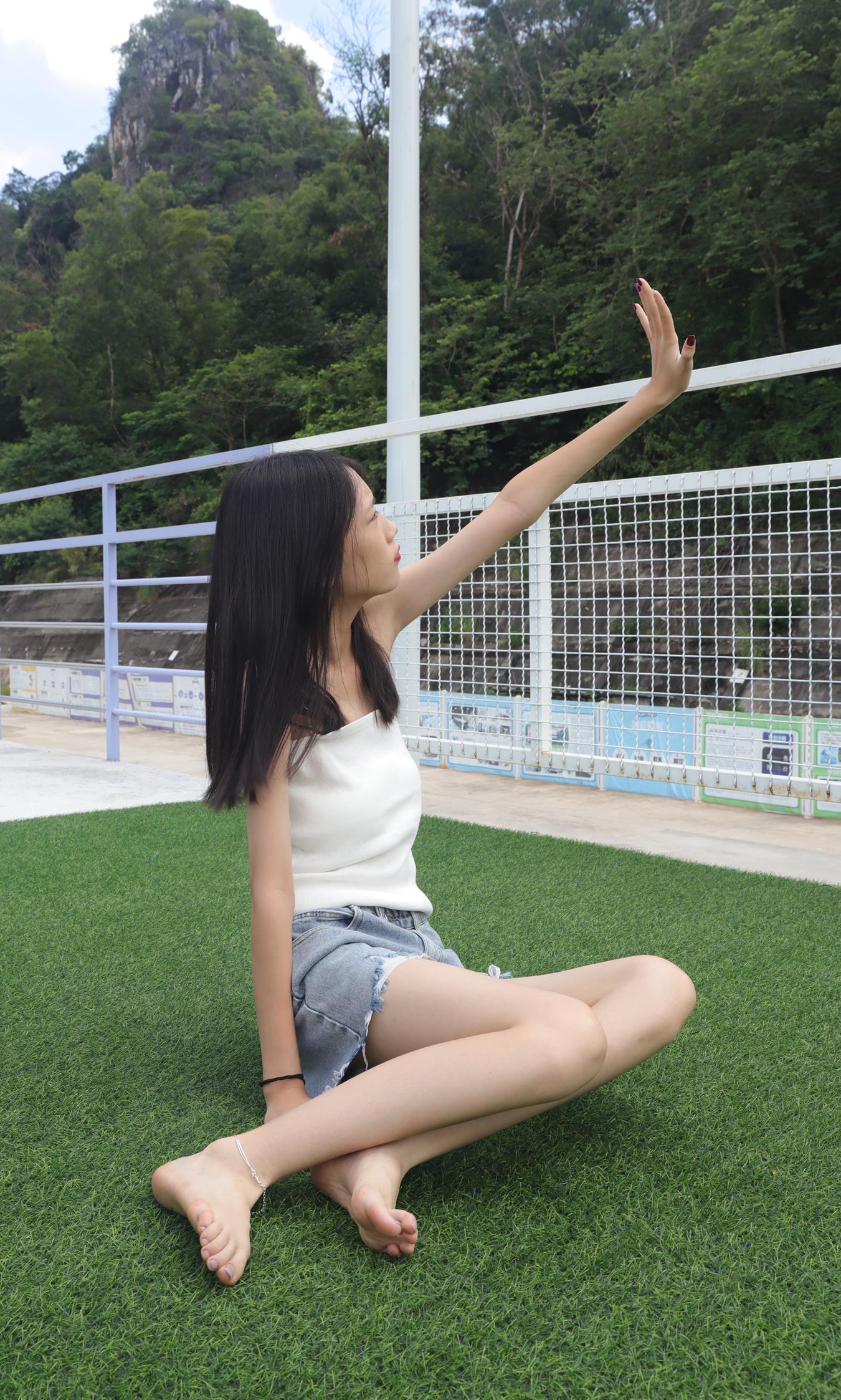 图片[20]-Pary摄影 NO.005 使出混身解数终于哄得表妹拍了套吊带美脚（1）[85P] – 速更版-美库