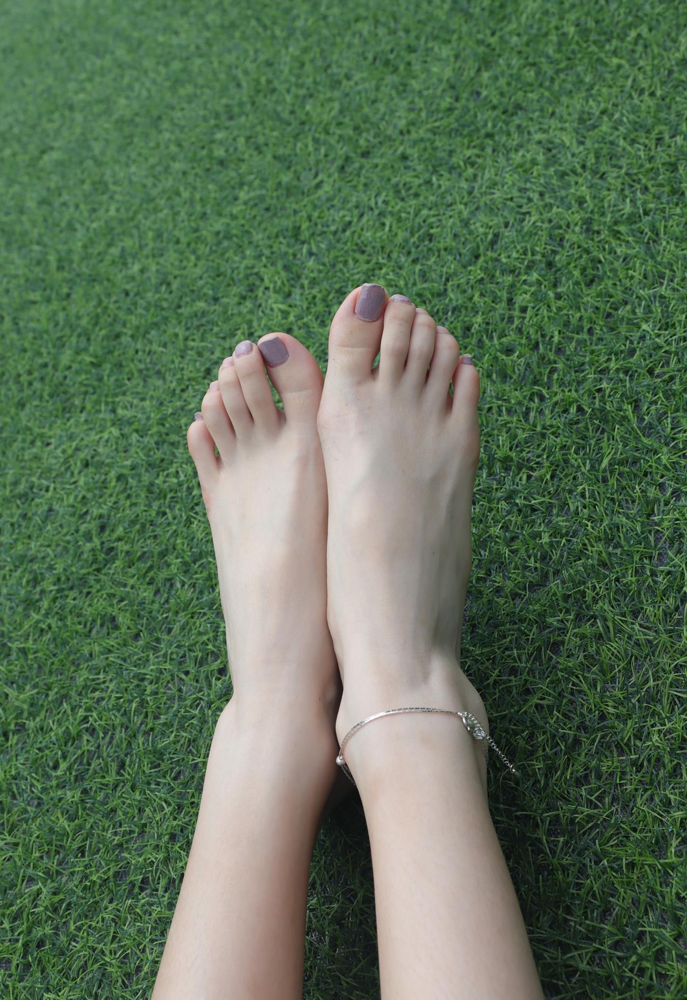 图片[30]-Pary摄影 NO.005 使出混身解数终于哄得表妹拍了套吊带美脚（1）[85P] – 速更版-美库