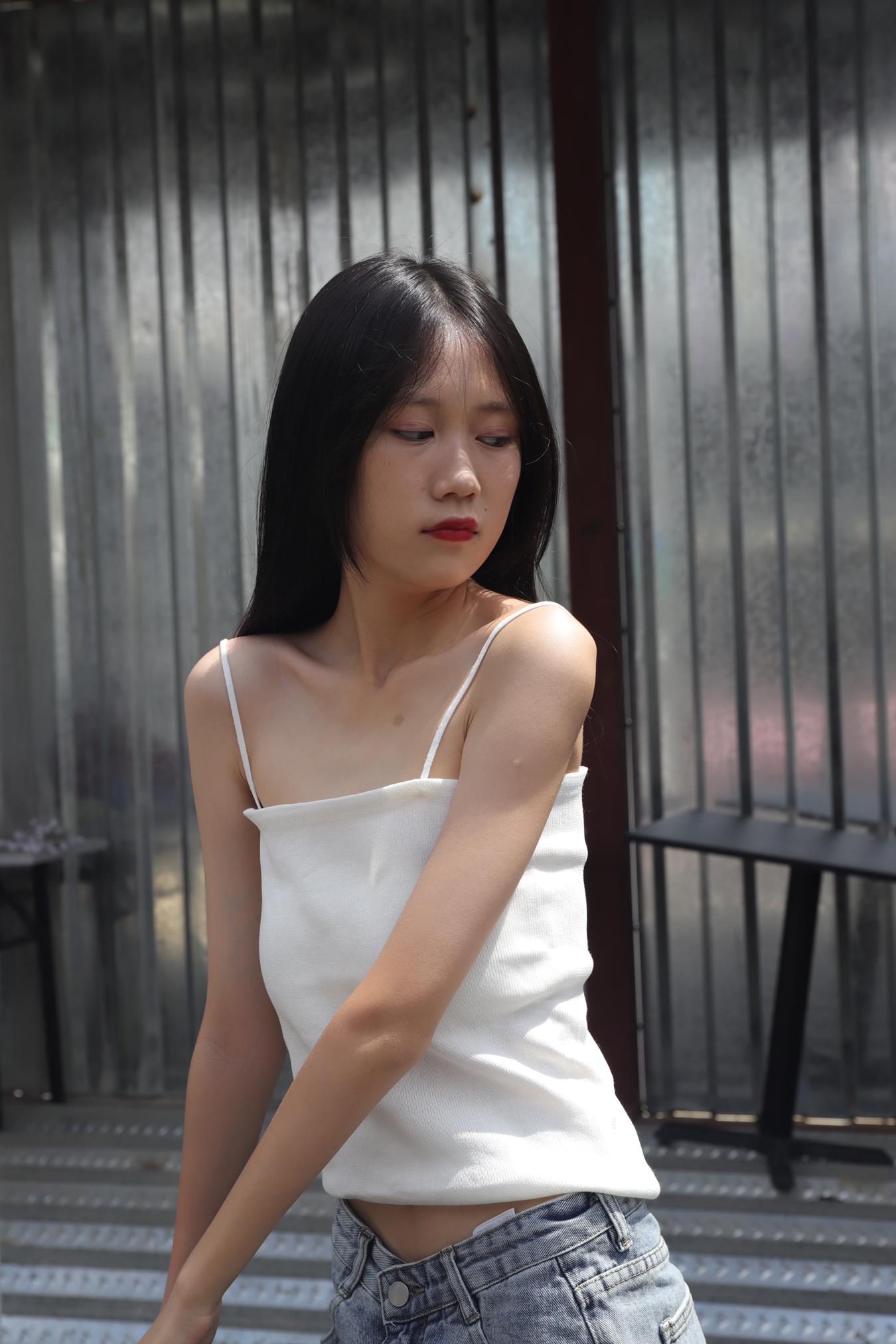 图片[20]-Pary摄影 NO.005 使出混身解数终于哄得表妹拍了套吊带美脚（2）[87P] – 速更版-美库