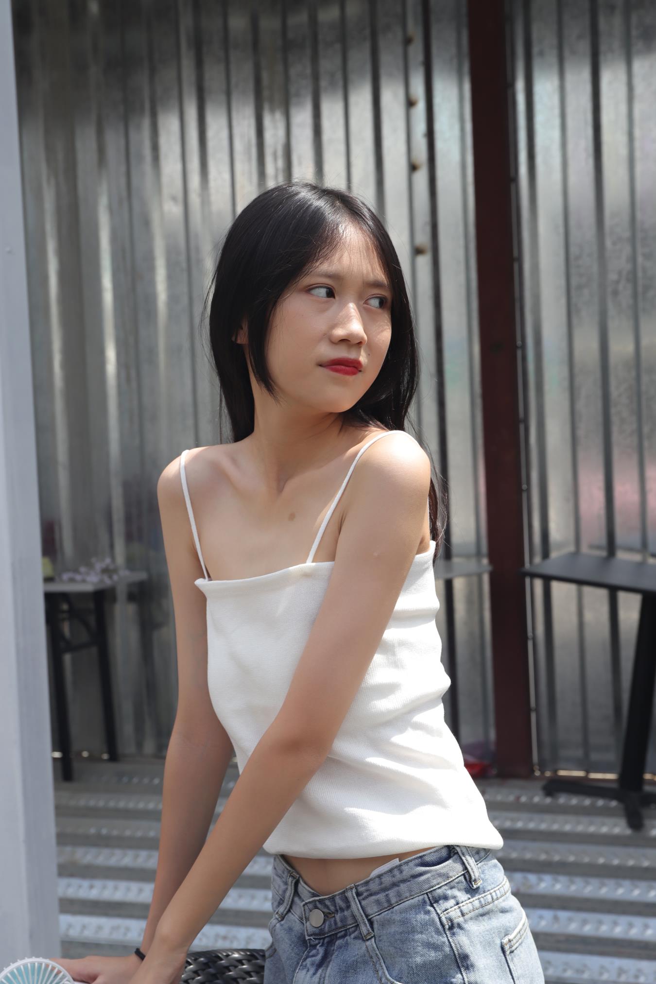 图片[22]-Pary摄影 NO.005 使出混身解数终于哄得表妹拍了套吊带美脚（2）[87P] – 速更版-美库