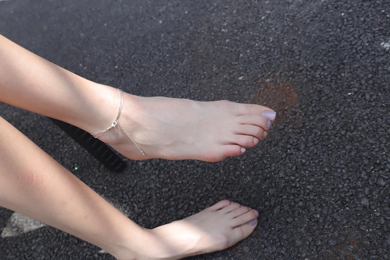 图片[31]-Pary摄影 NO.005 使出混身解数终于哄得表妹拍了套吊带美脚（2）[87P] – 速更版-美库