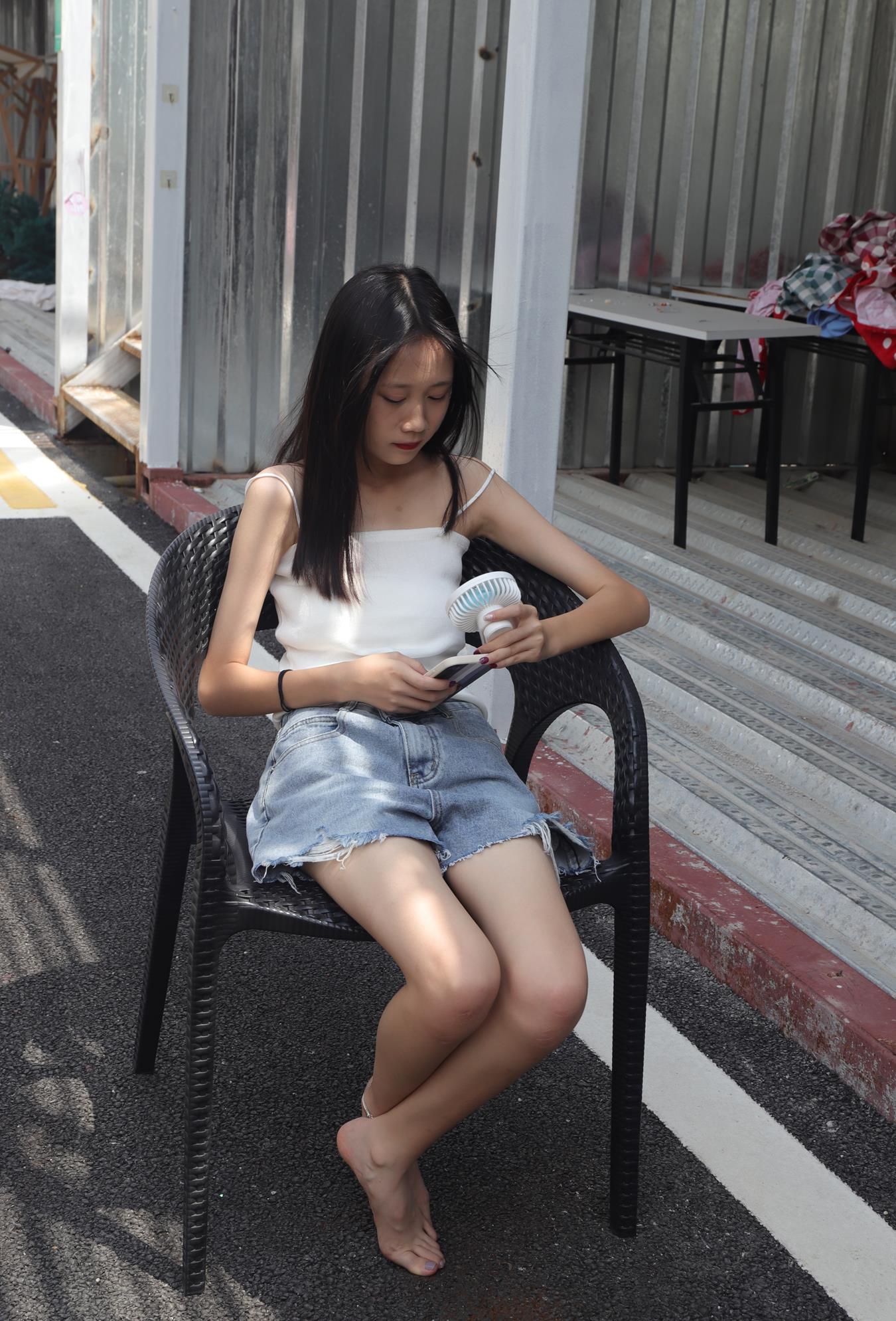 图片[35]-Pary摄影 NO.005 使出混身解数终于哄得表妹拍了套吊带美脚（2）[87P] – 速更版-美库