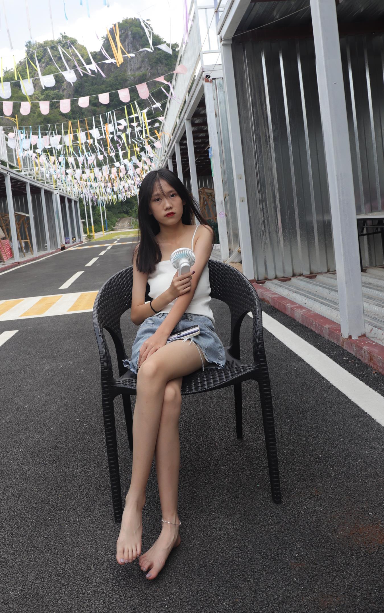 图片[80]-Pary摄影 NO.005 使出混身解数终于哄得表妹拍了套吊带美脚（1）[85P] – 速更版-美库