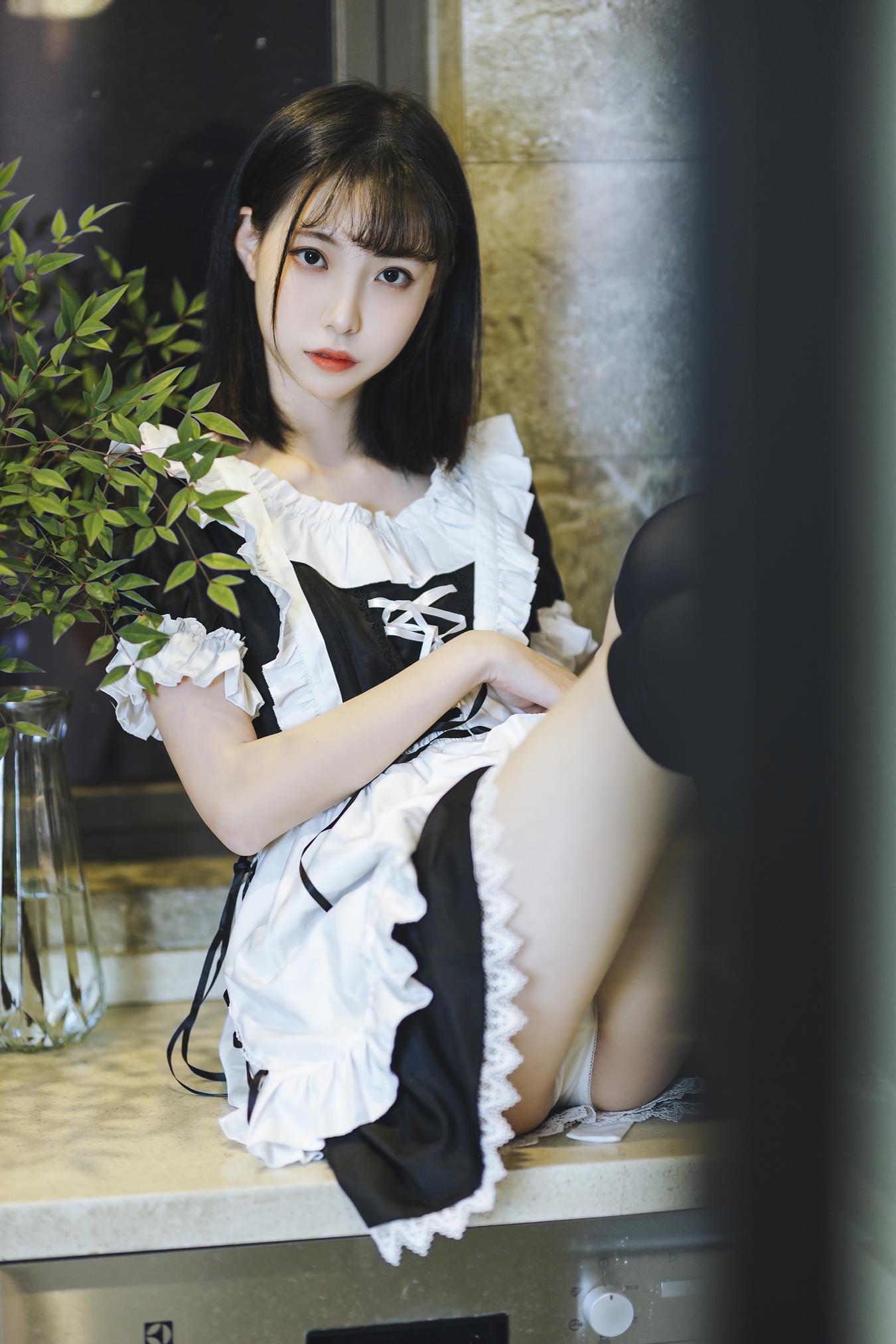 图片[32]-许岚(叁月life) – 短裙女仆[40P] – 速更版-美库