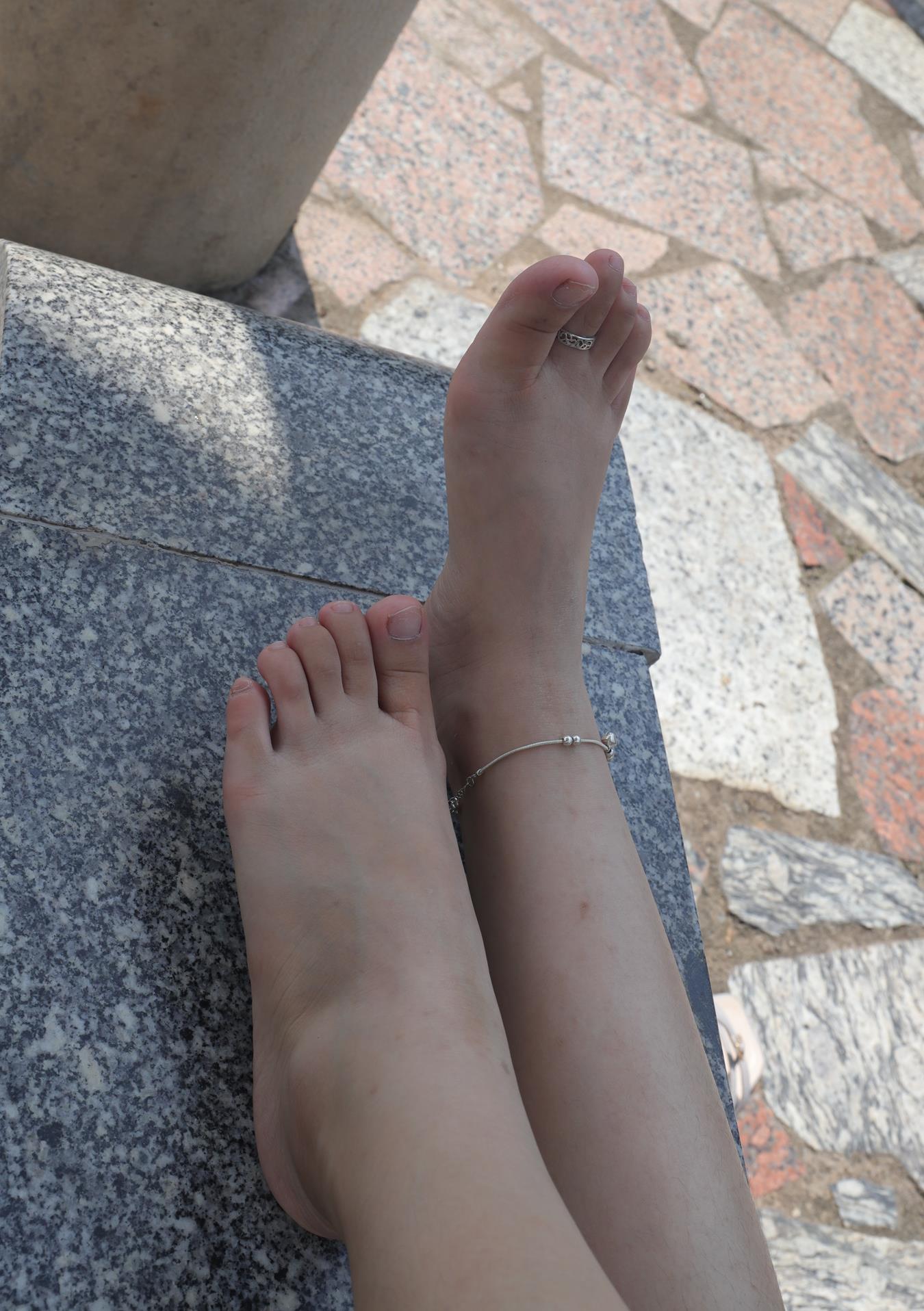 图片[16]-Pary摄影 NO.006 气质美少妇嫣茹在湖中亭大方秀脚[135P] – 速更版-美库