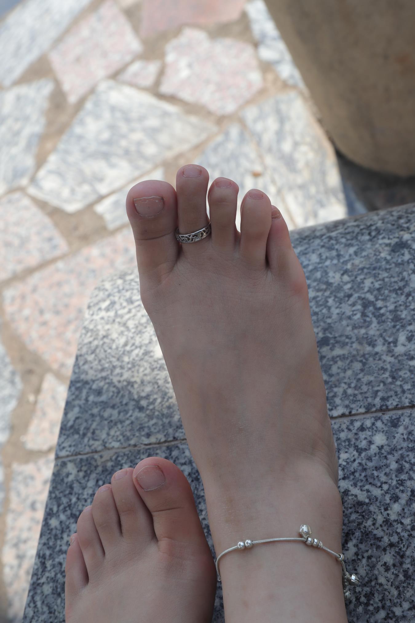 图片[19]-Pary摄影 NO.006 气质美少妇嫣茹在湖中亭大方秀脚[135P] – 速更版-美库