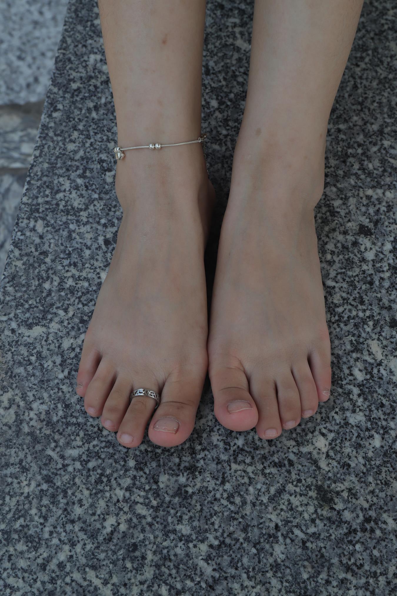 图片[25]-Pary摄影 NO.006 气质美少妇嫣茹在湖中亭大方秀脚[135P] – 速更版-美库