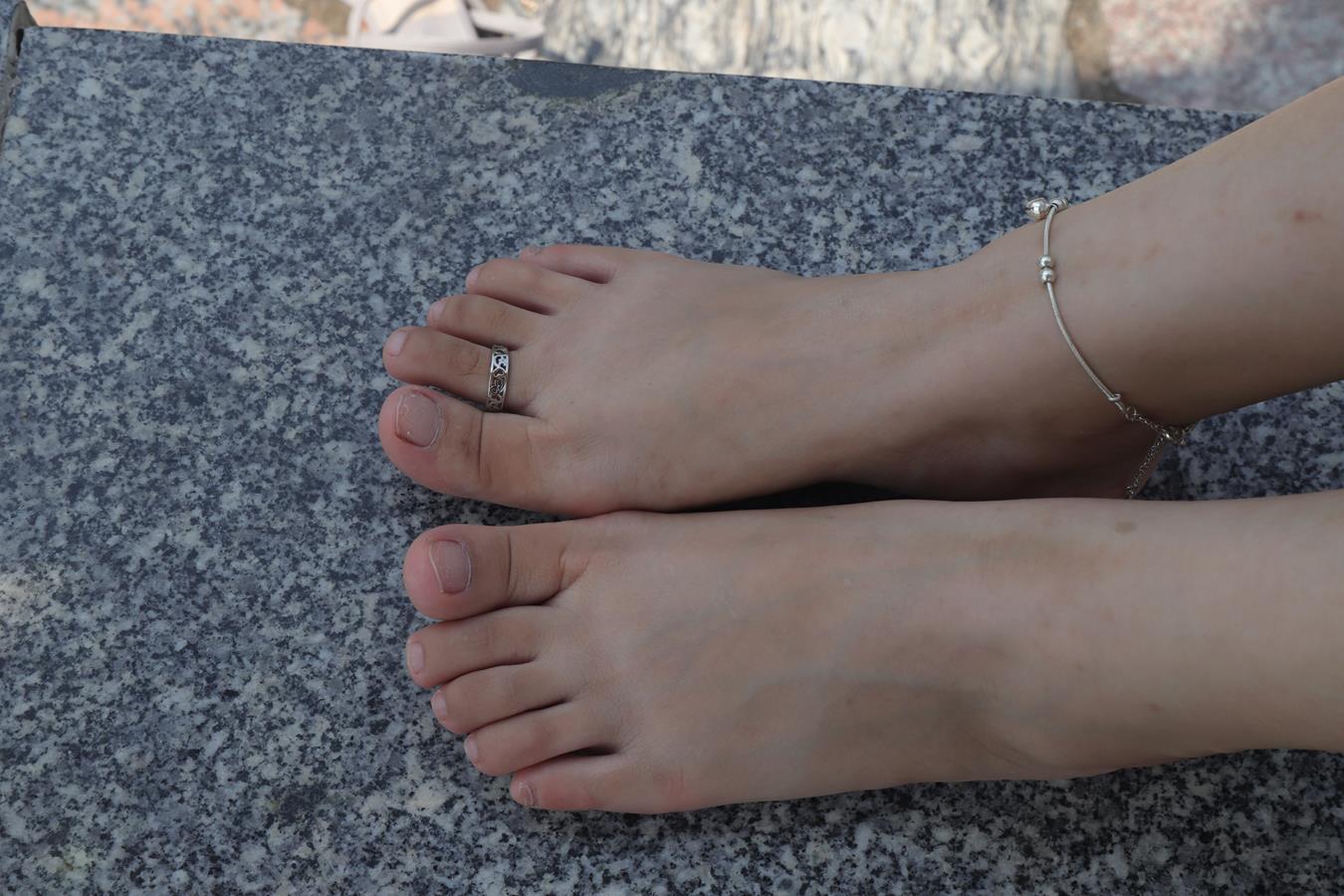 图片[27]-Pary摄影 NO.006 气质美少妇嫣茹在湖中亭大方秀脚[135P] – 速更版-美库