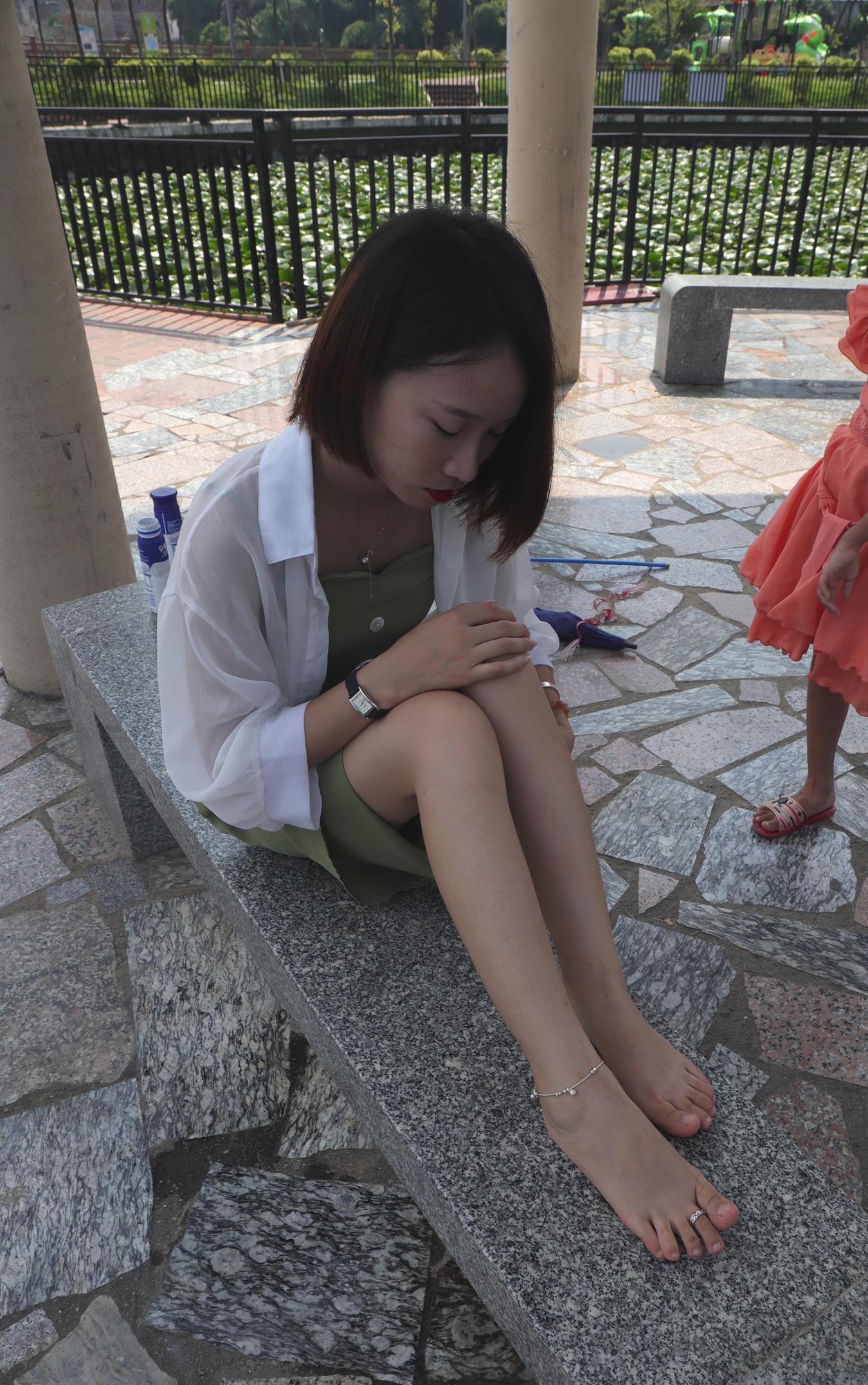 图片[67]-Pary摄影 NO.006 气质美少妇嫣茹在湖中亭大方秀脚[135P] – 速更版-美库