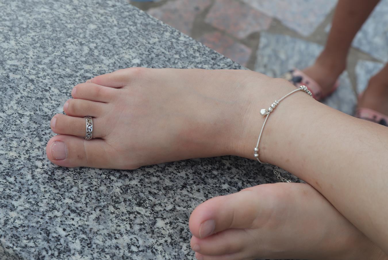 图片[85]-Pary摄影 NO.006 气质美少妇嫣茹在湖中亭大方秀脚[135P] – 速更版-美库