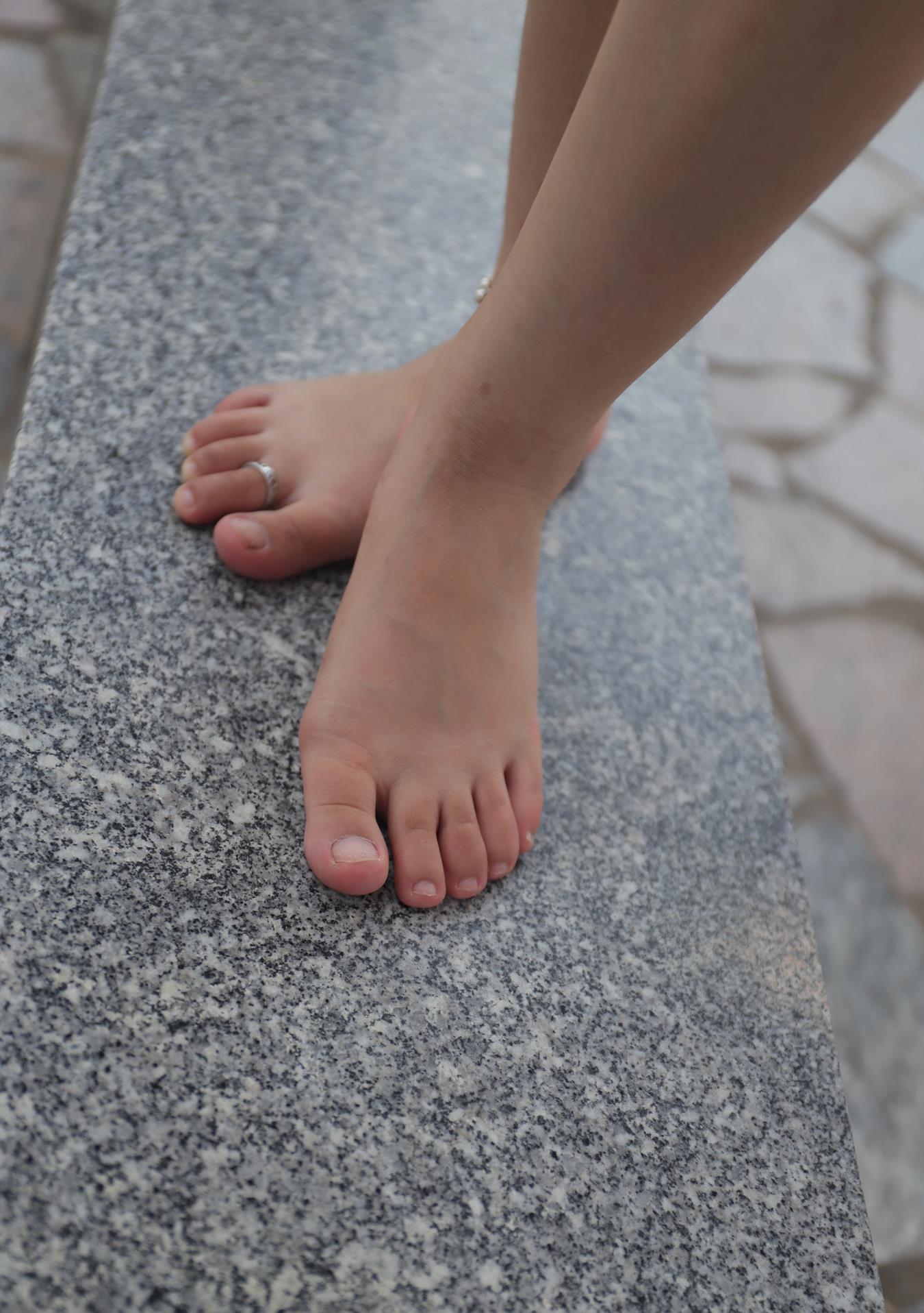 图片[114]-Pary摄影 NO.006 气质美少妇嫣茹在湖中亭大方秀脚[135P] – 速更版-美库