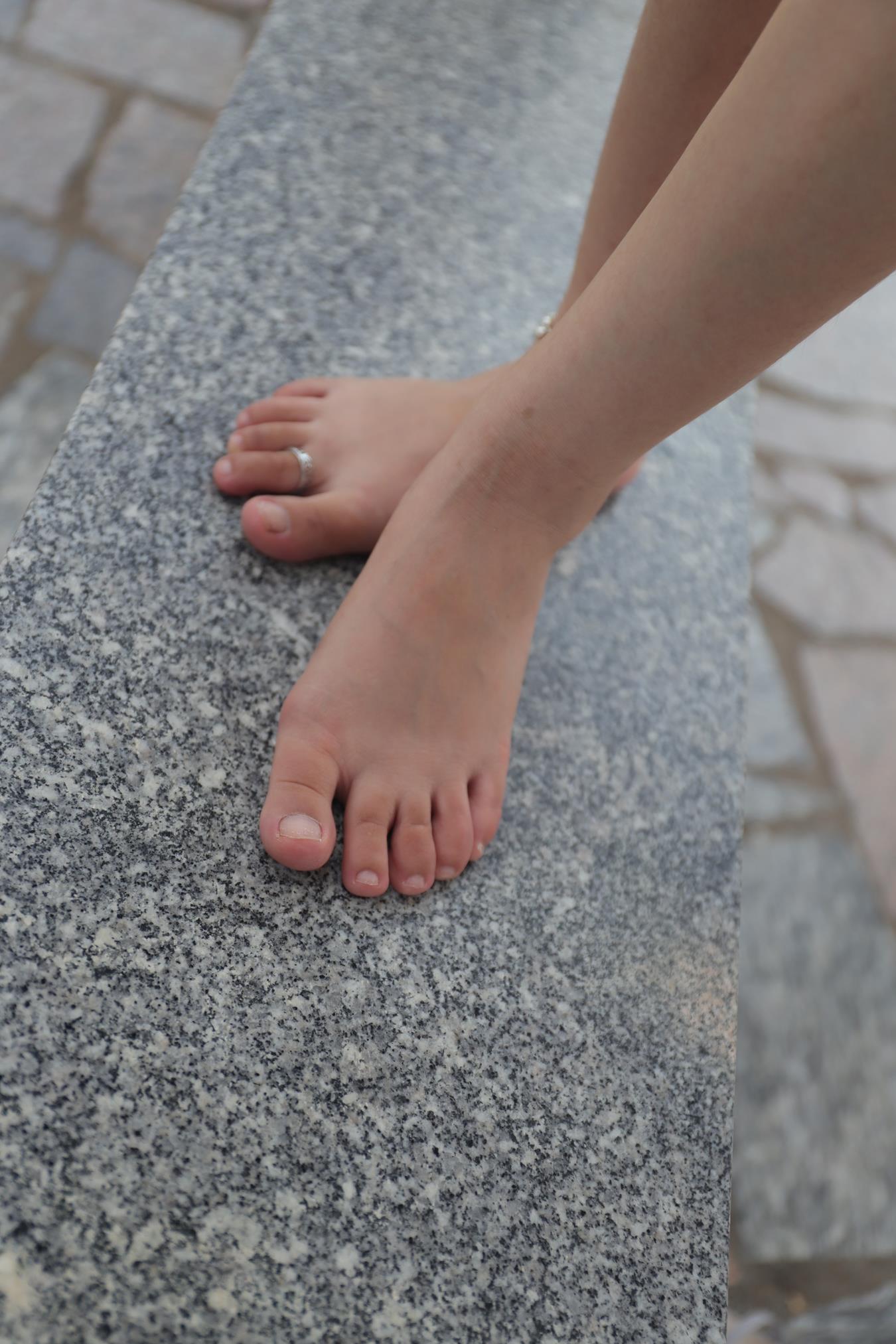 图片[119]-Pary摄影 NO.006 气质美少妇嫣茹在湖中亭大方秀脚[135P] – 速更版-美库